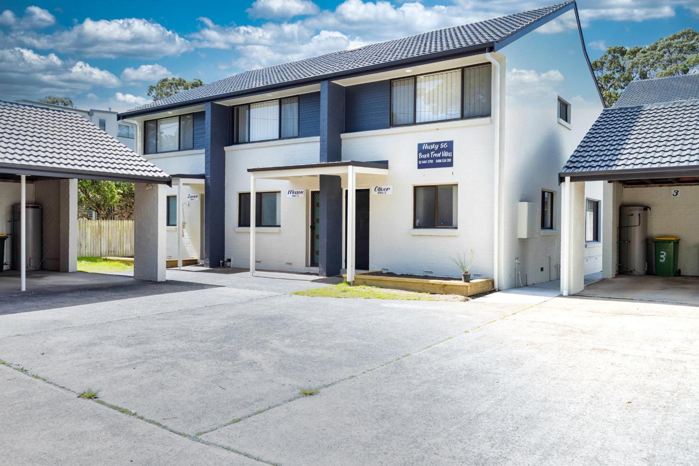 Husky 56 Beachfront Villa's - great location on the beach view 2