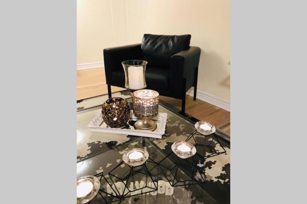 Tastefully decorated spacious apartment Burlington