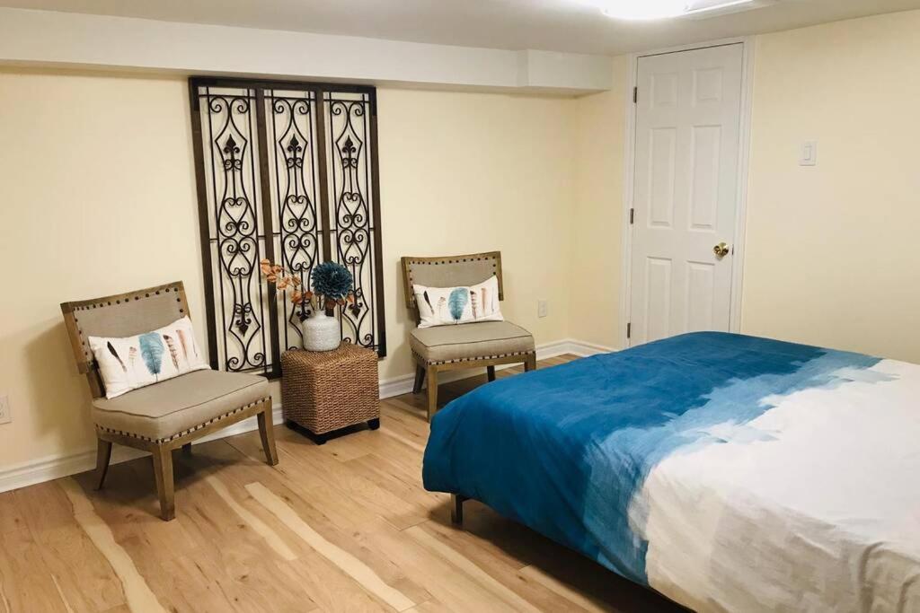 Tastefully decorated spacious apartment Burlington