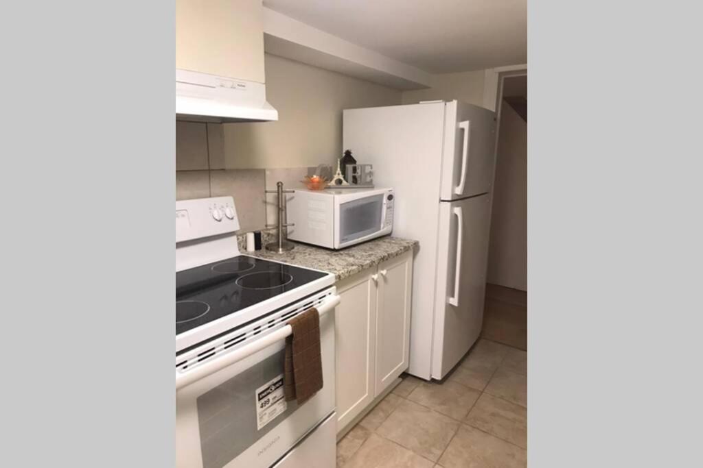 Tastefully decorated spacious apartment Burlington