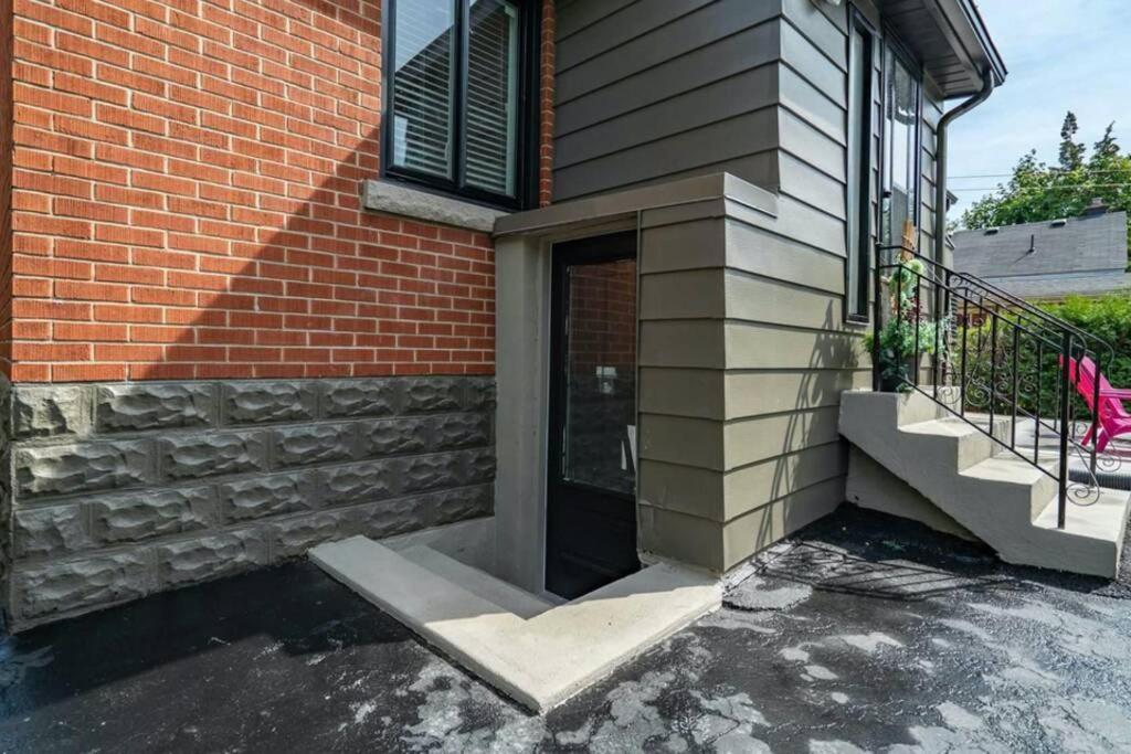 Tastefully decorated spacious apartment Burlington