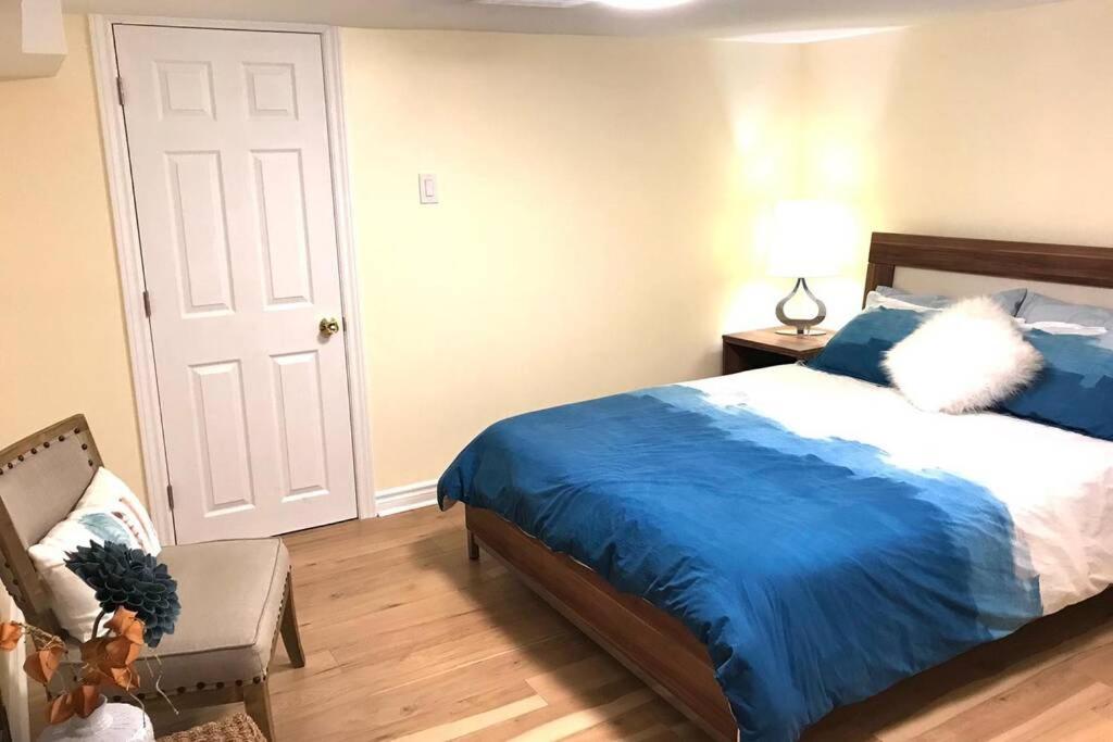 Tastefully decorated spacious apartment Burlington