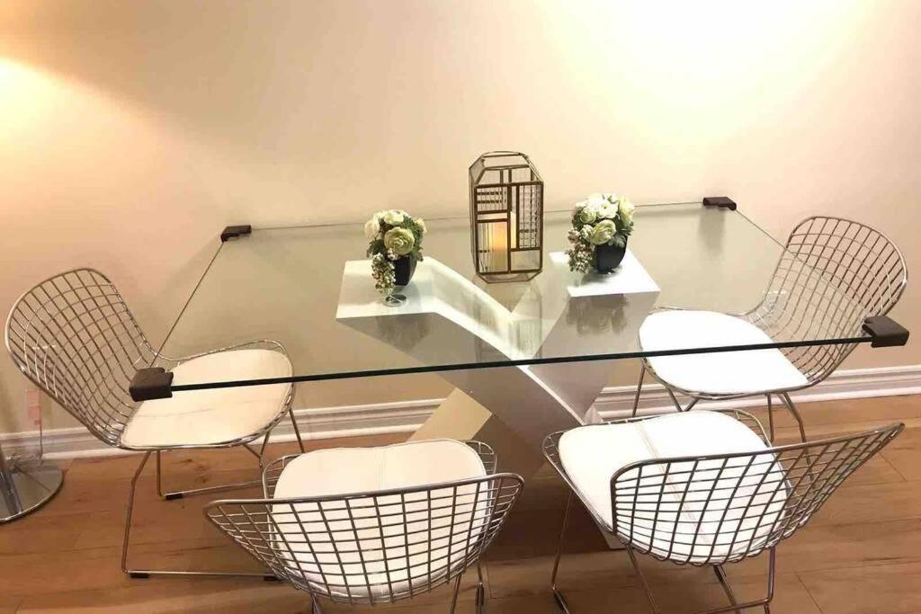 Tastefully decorated spacious apartment Burlington