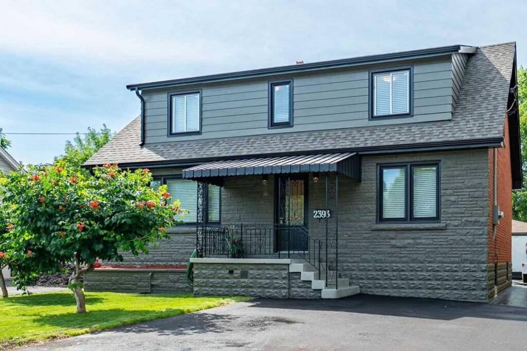 Tastefully decorated spacious apartment Burlington