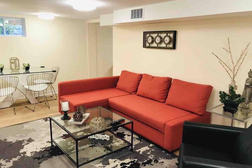 Tastefully decorated spacious apartment Burlington