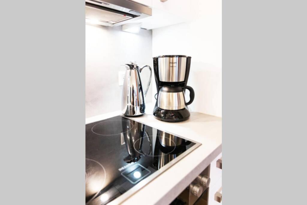 New, quiet flat next to U1, VIC, shopping mall,...
