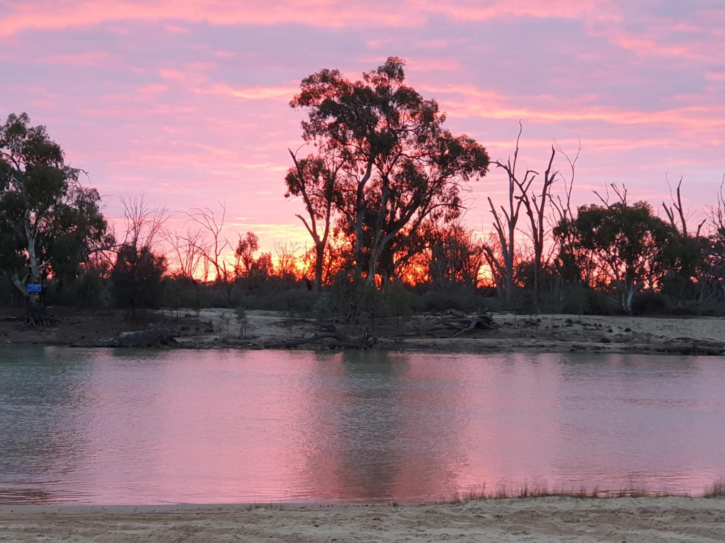 Riversands Rest Accommodation Paringa - Willow Cottage