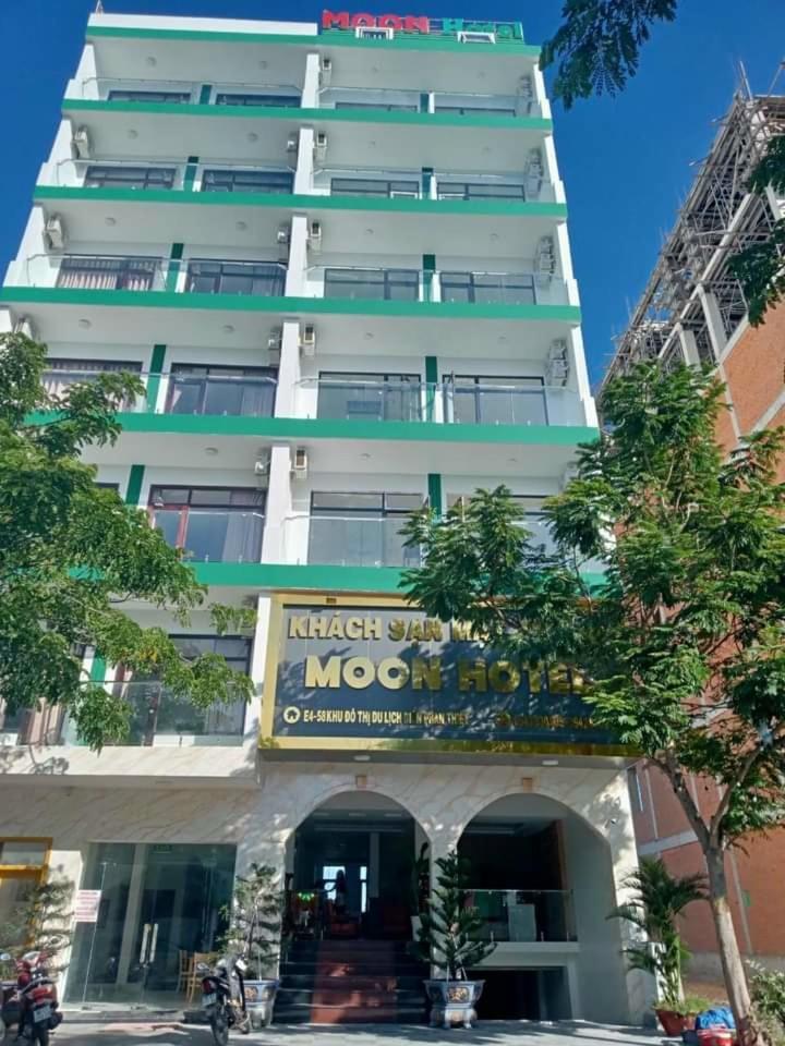 Khách sạn Mặt Trăng - Moon Hotel