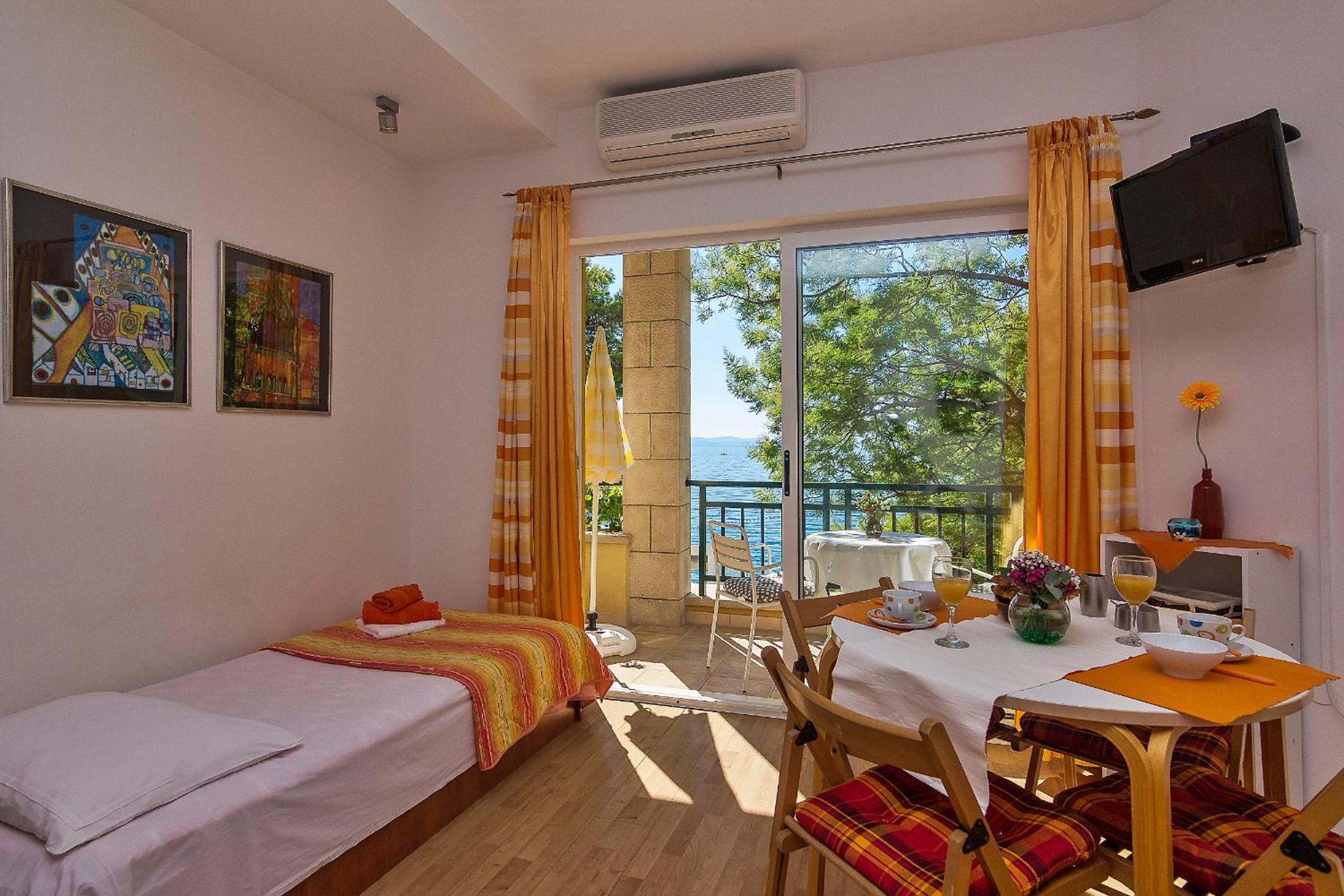 Apartments Ela Tucepi view 2