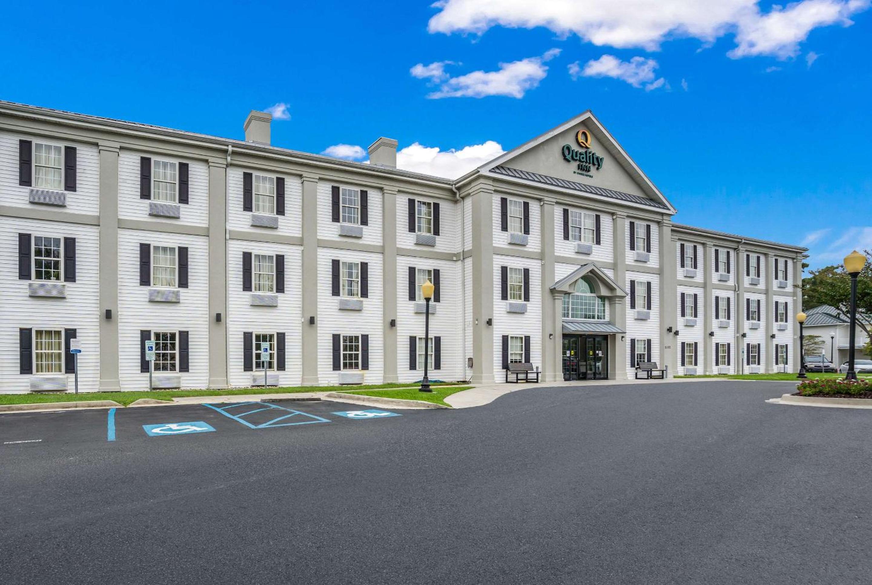 Hotel Quality Inn Wilmington - Image 1