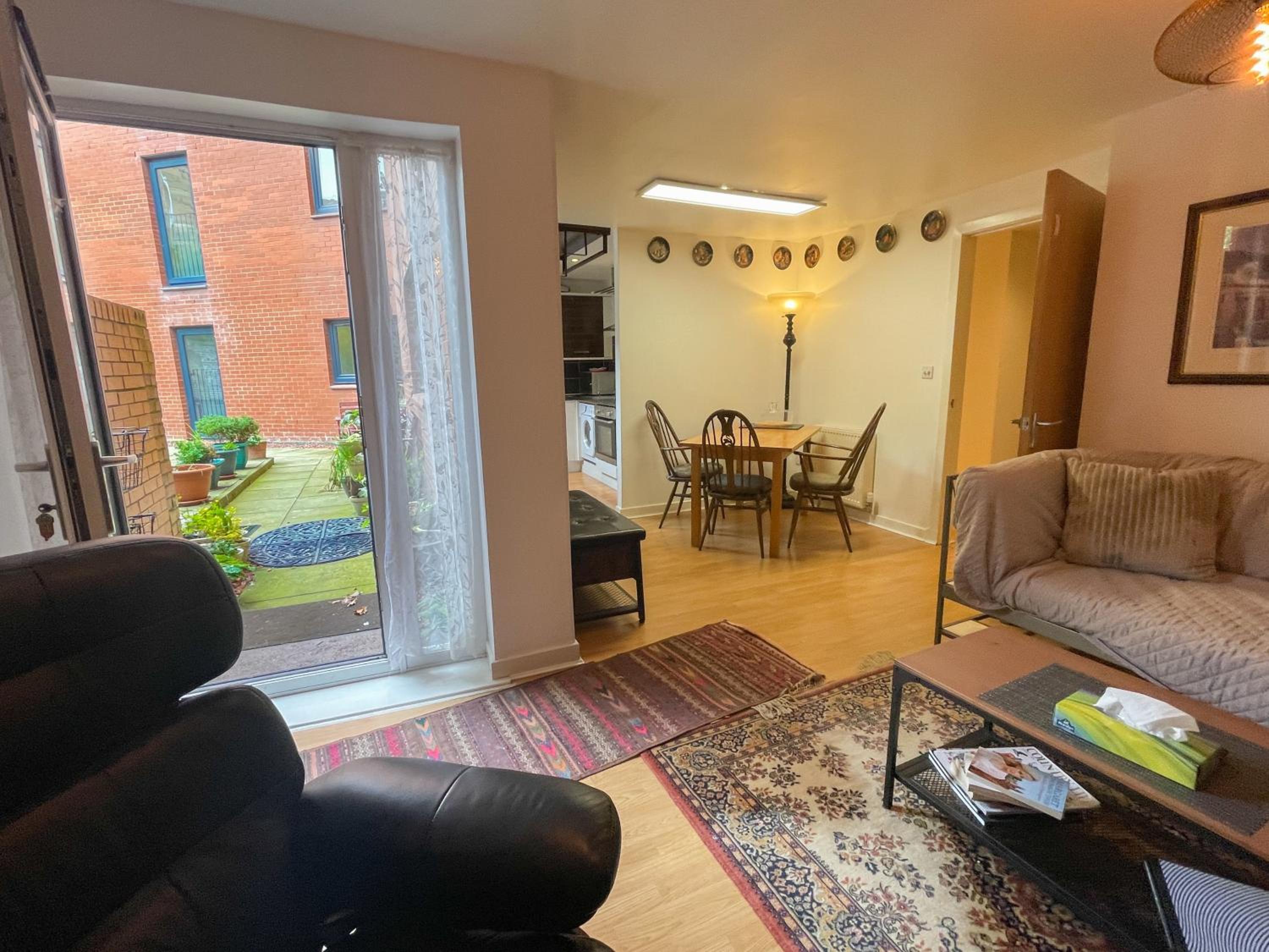 Kelvingrove 2 Bedroom Apartment - Private Parking view 3