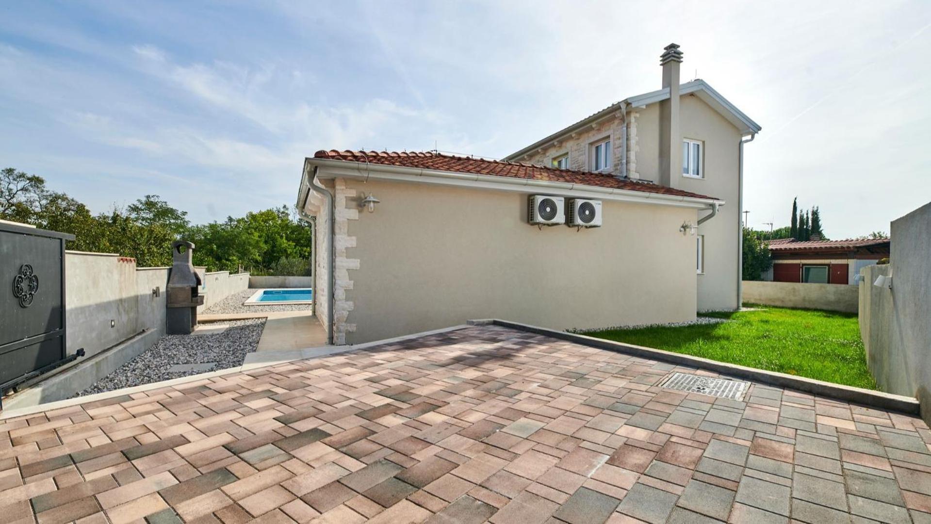 Villa Leon by Villas Holiday