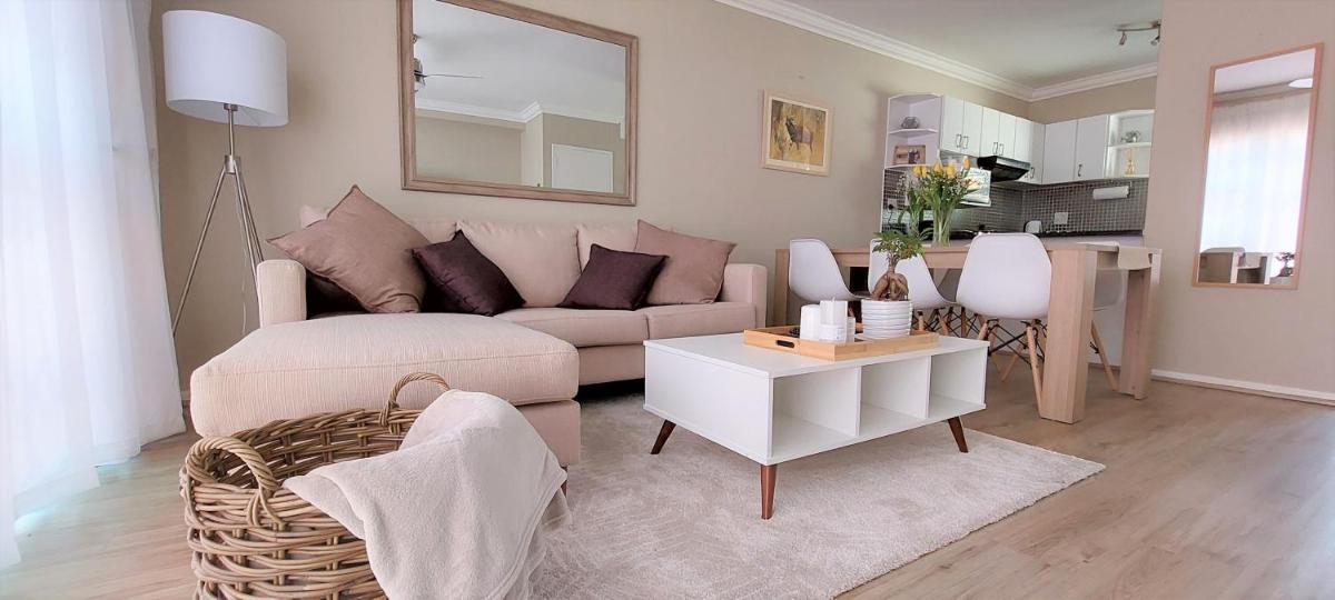 CherryPlum self-catering, Cape Town, photo 2 of 6