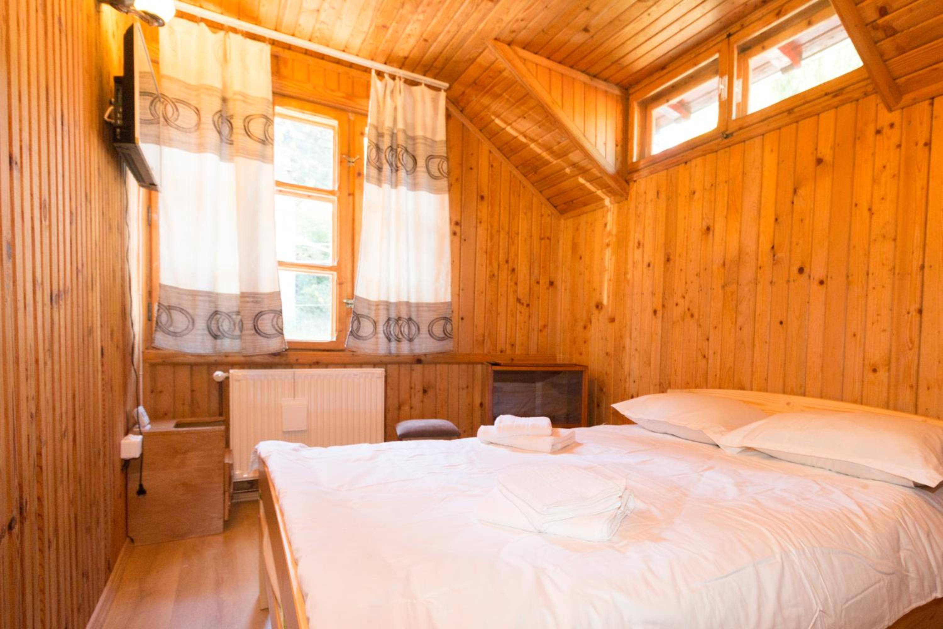Rustic Regal view 3