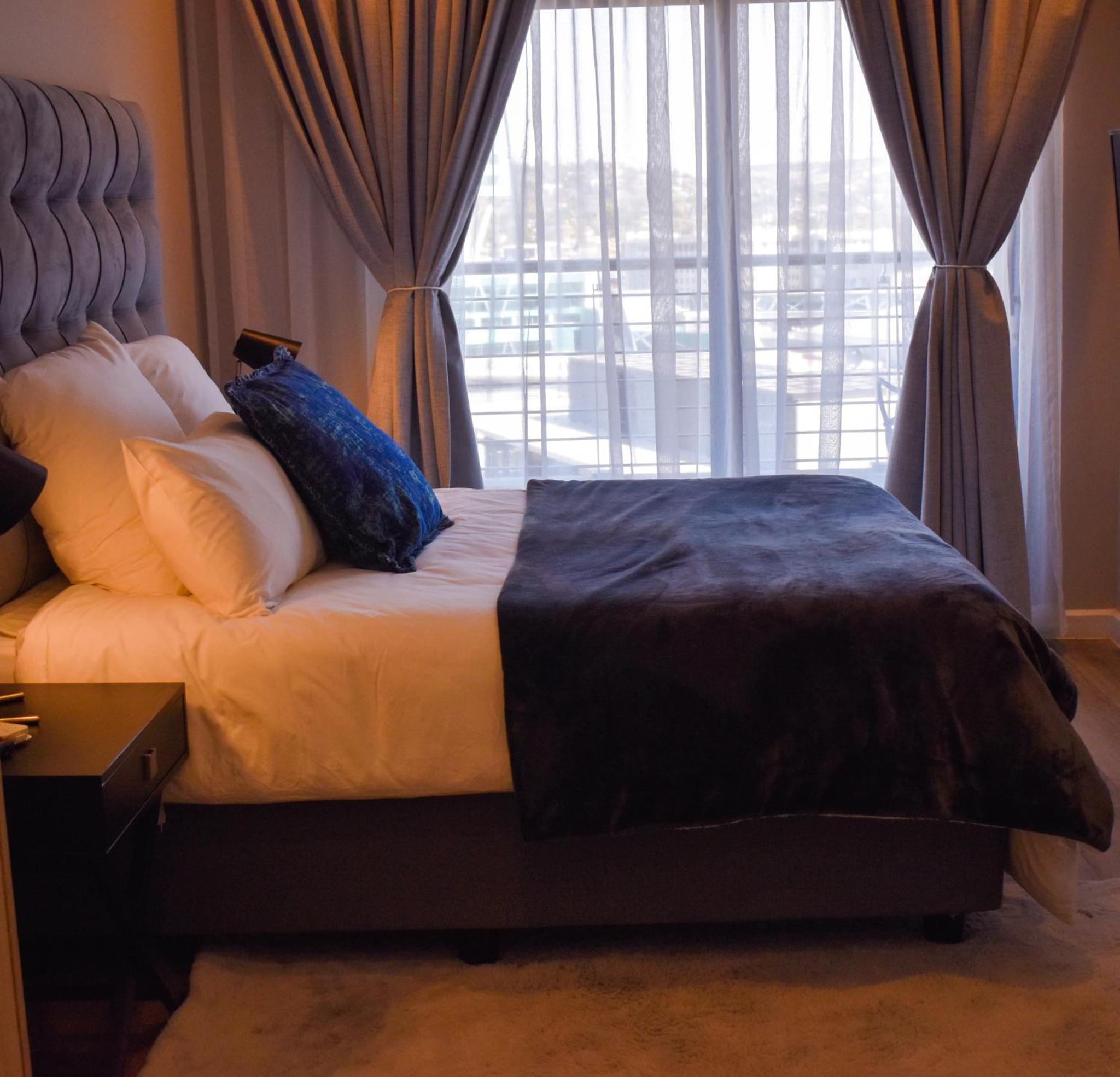 Menlyn Apartment - Red Velvet view 4