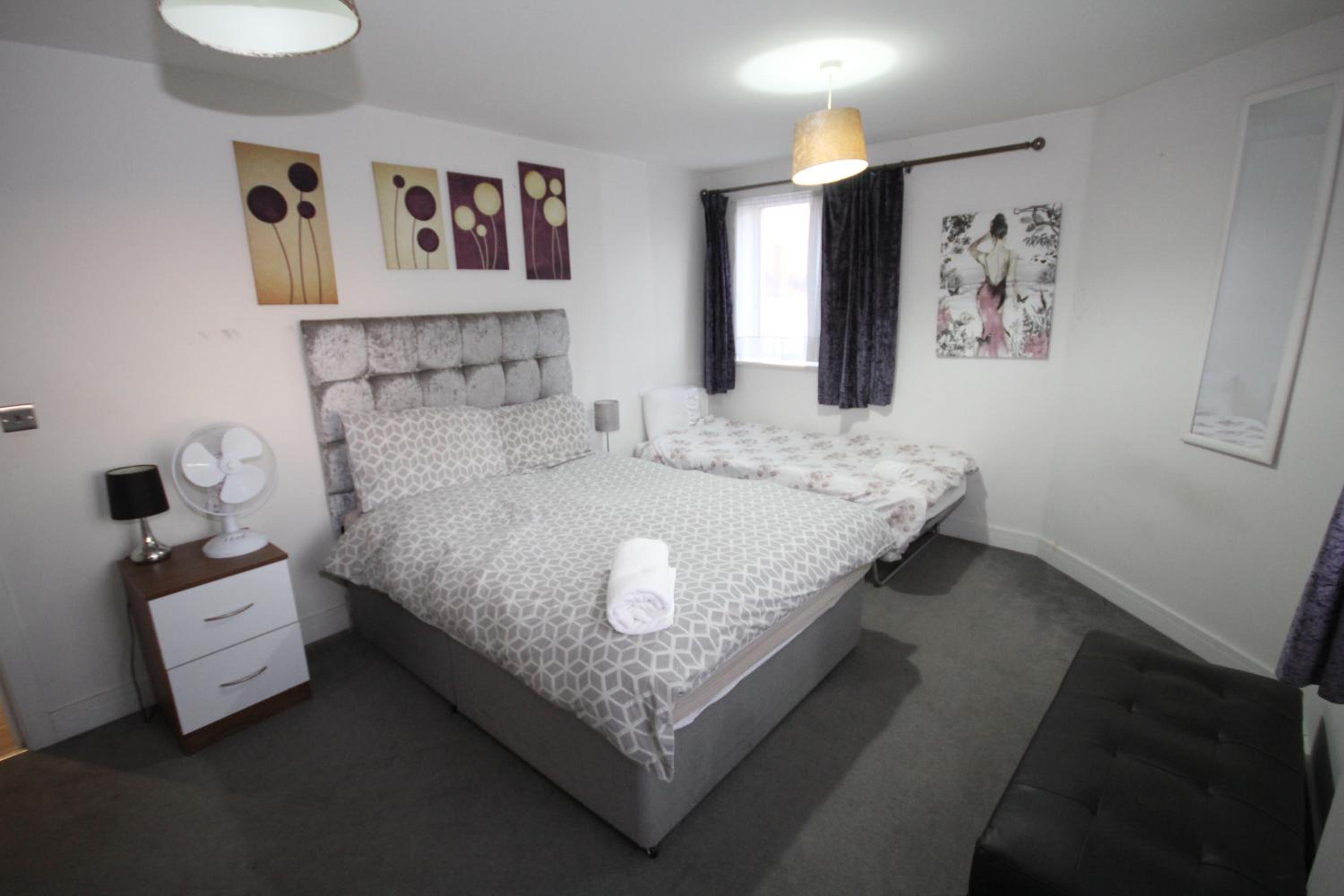 Holden Court Apartments - Apt 3 view 5