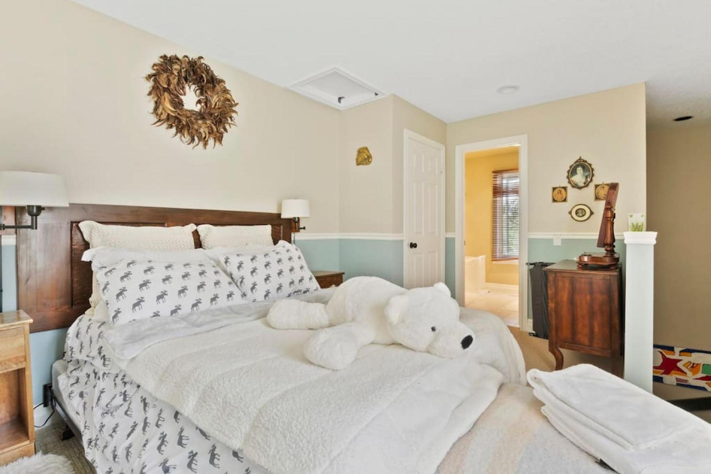 Elegant Sierra Lane Retreat 88780