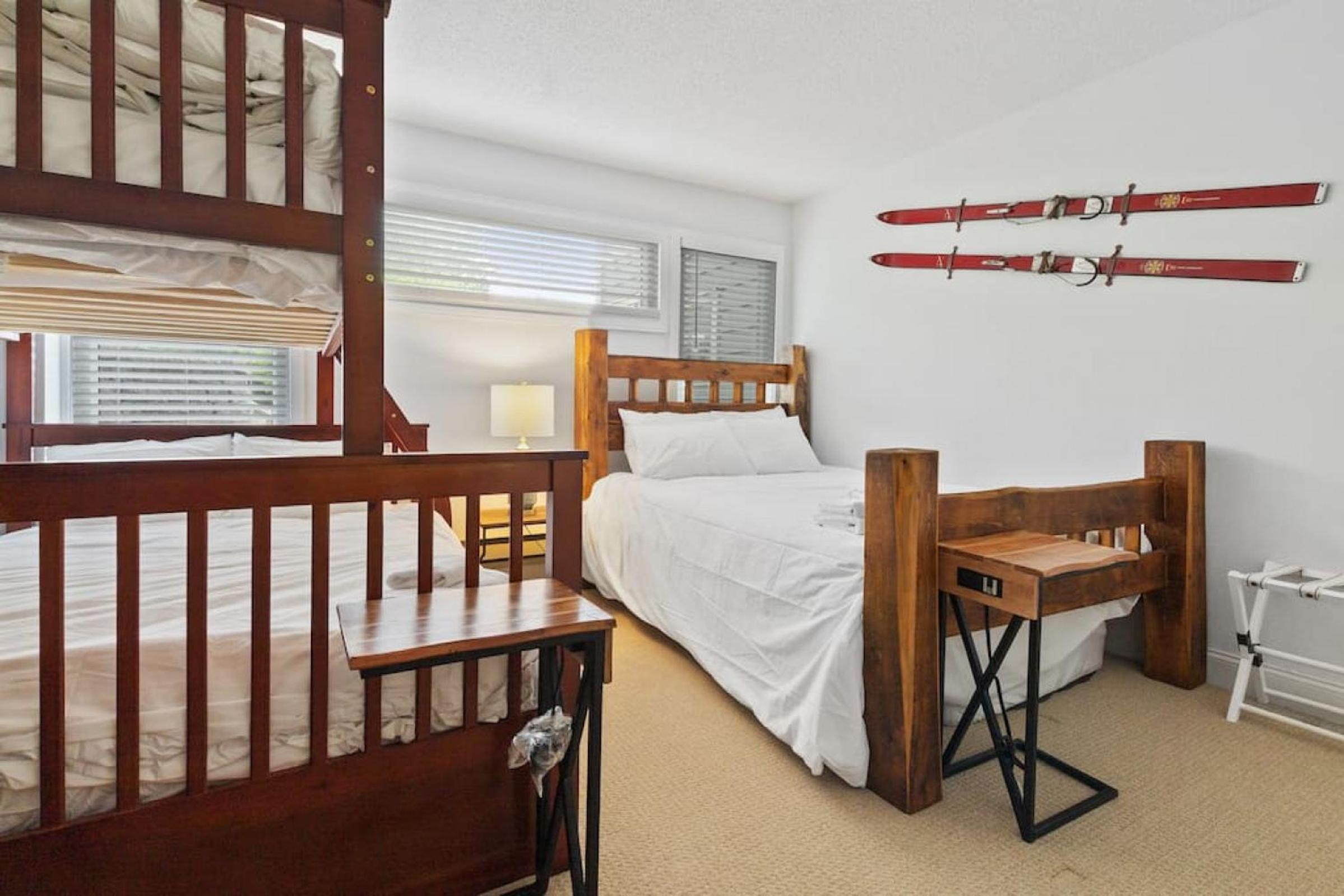 Modern Mountainside Ski in Ski out 87111