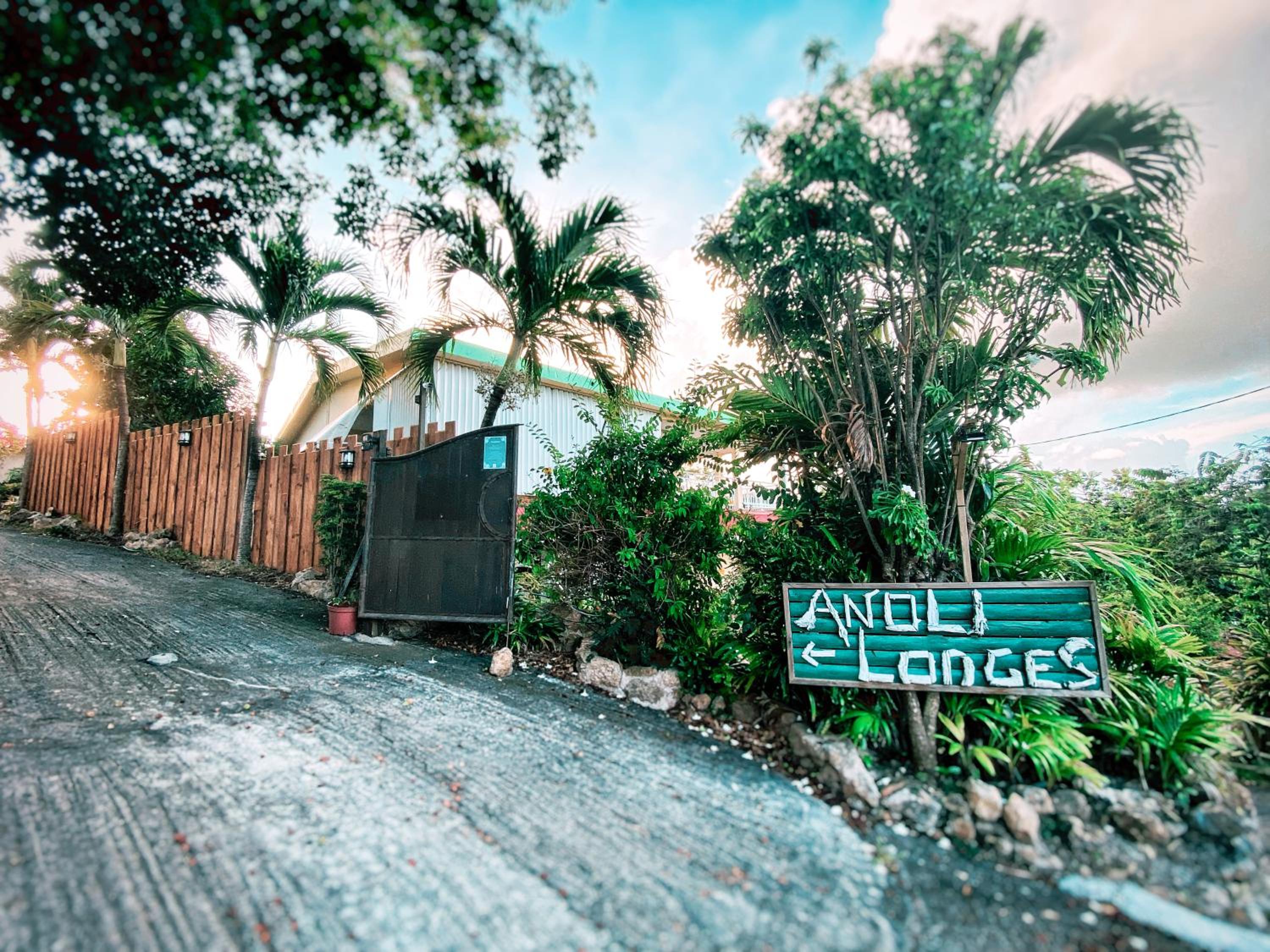 Anoli Lodges