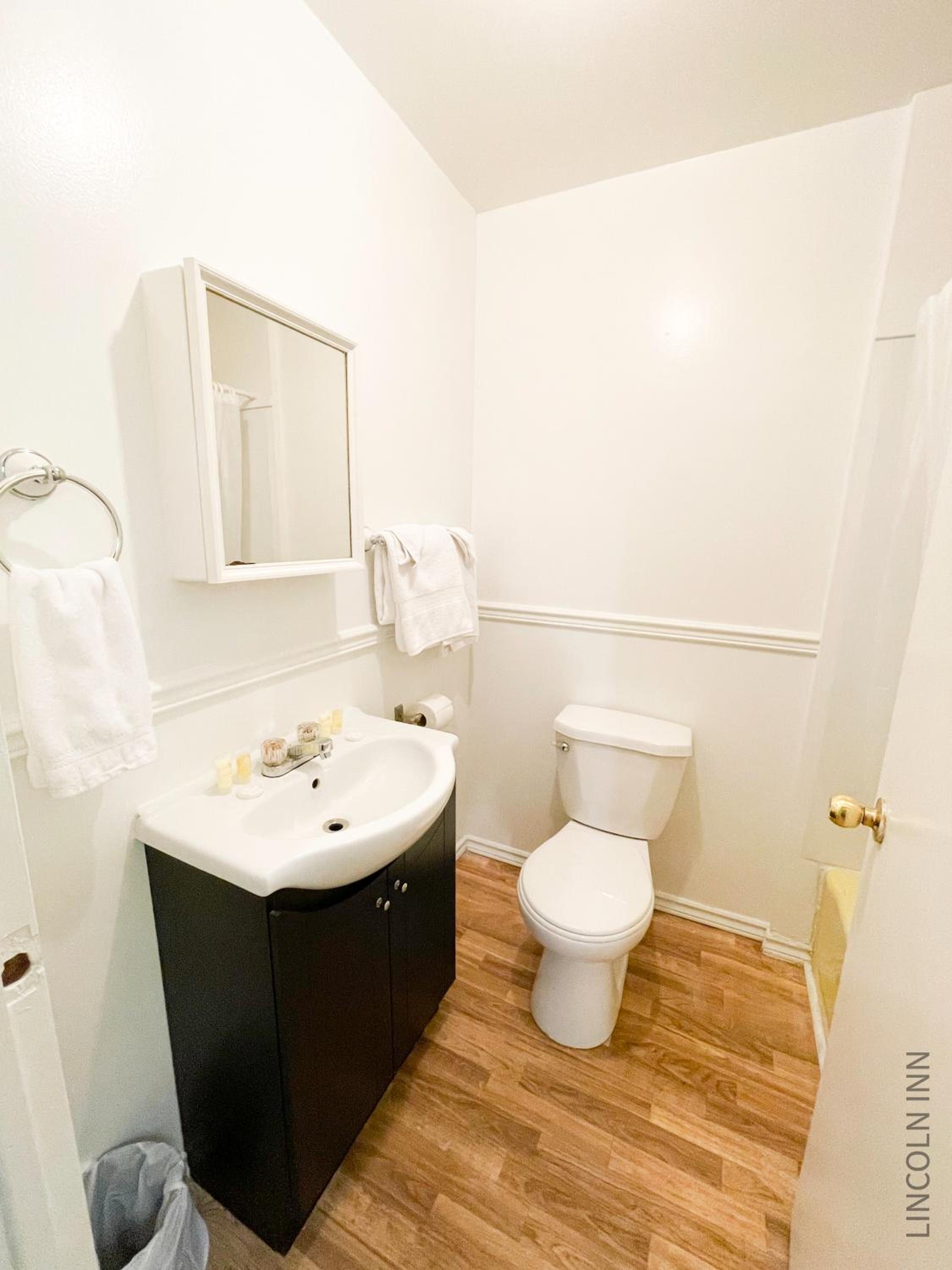 Fredericton Vacations - Lincoln Inn Fredericton - Property Image 1