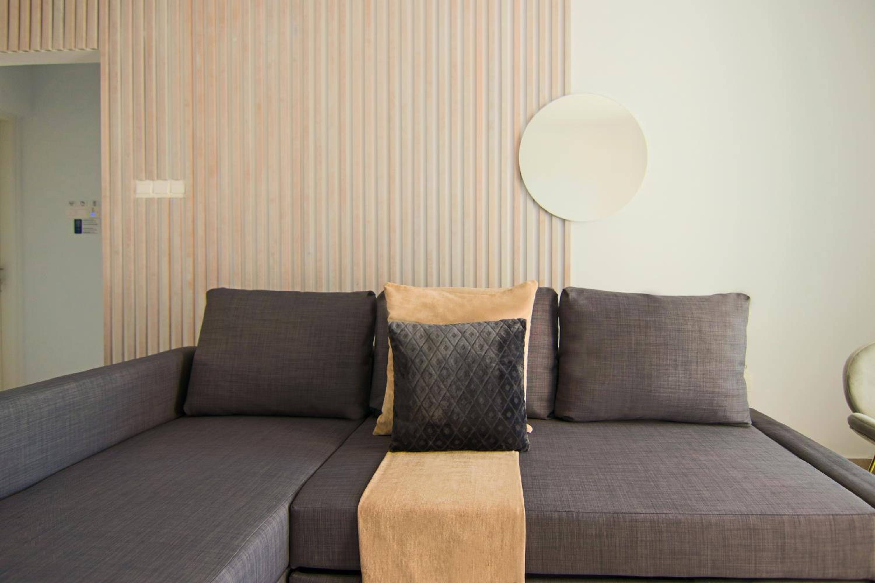 Phaedrus Living Seaview Flat Limnaria 154 view 4