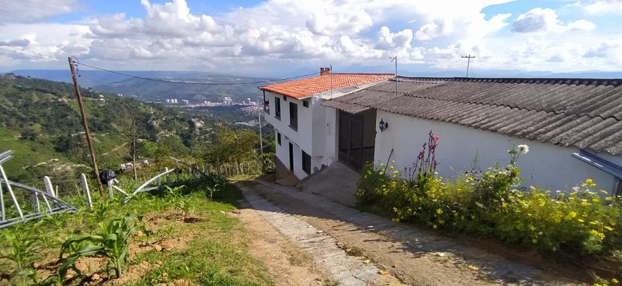 Hermosa finca con vista a la ciudad a 20 min de Bucaramanga