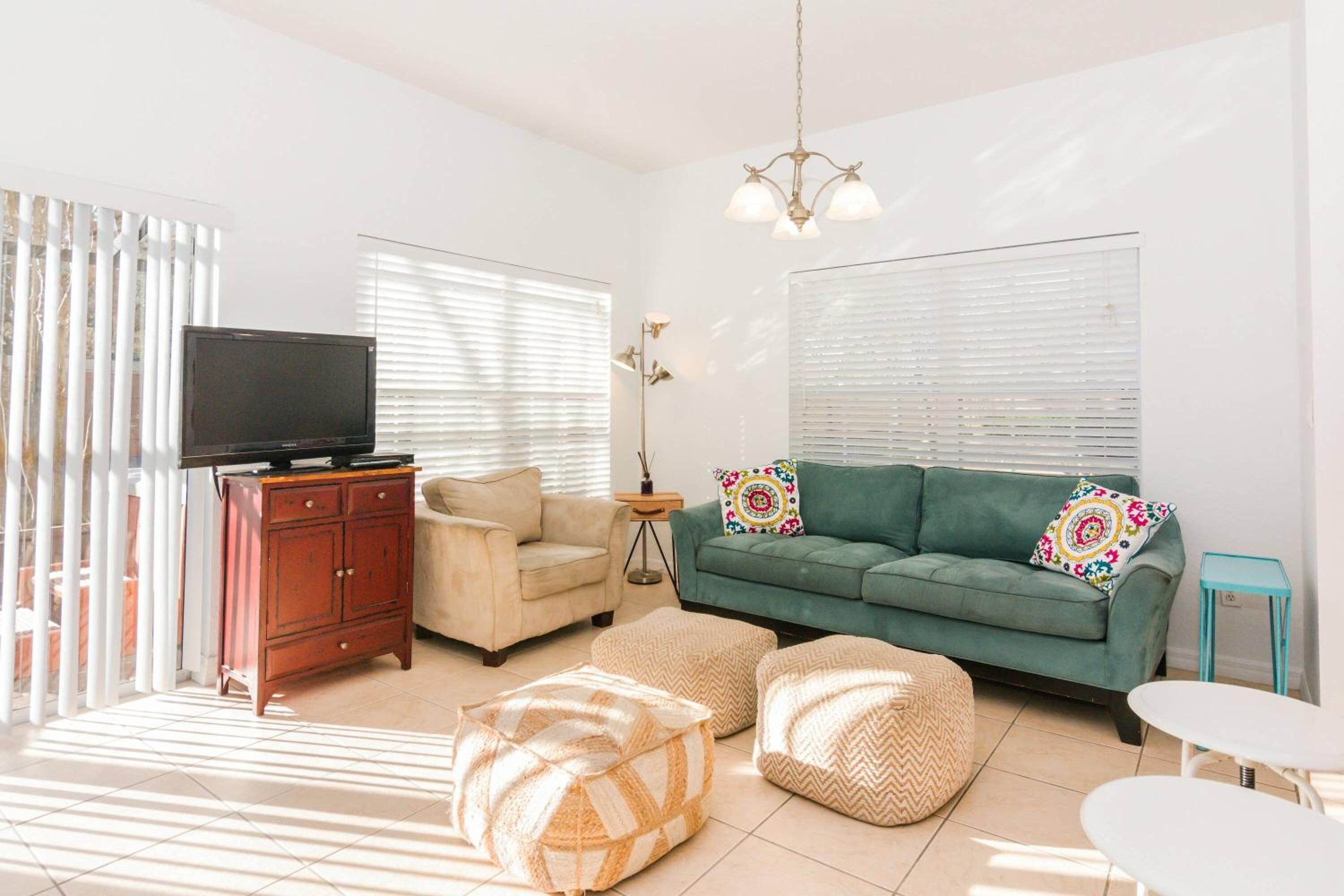 5Br 3Bath Private Townhome 13min Disney 1496ft view 2