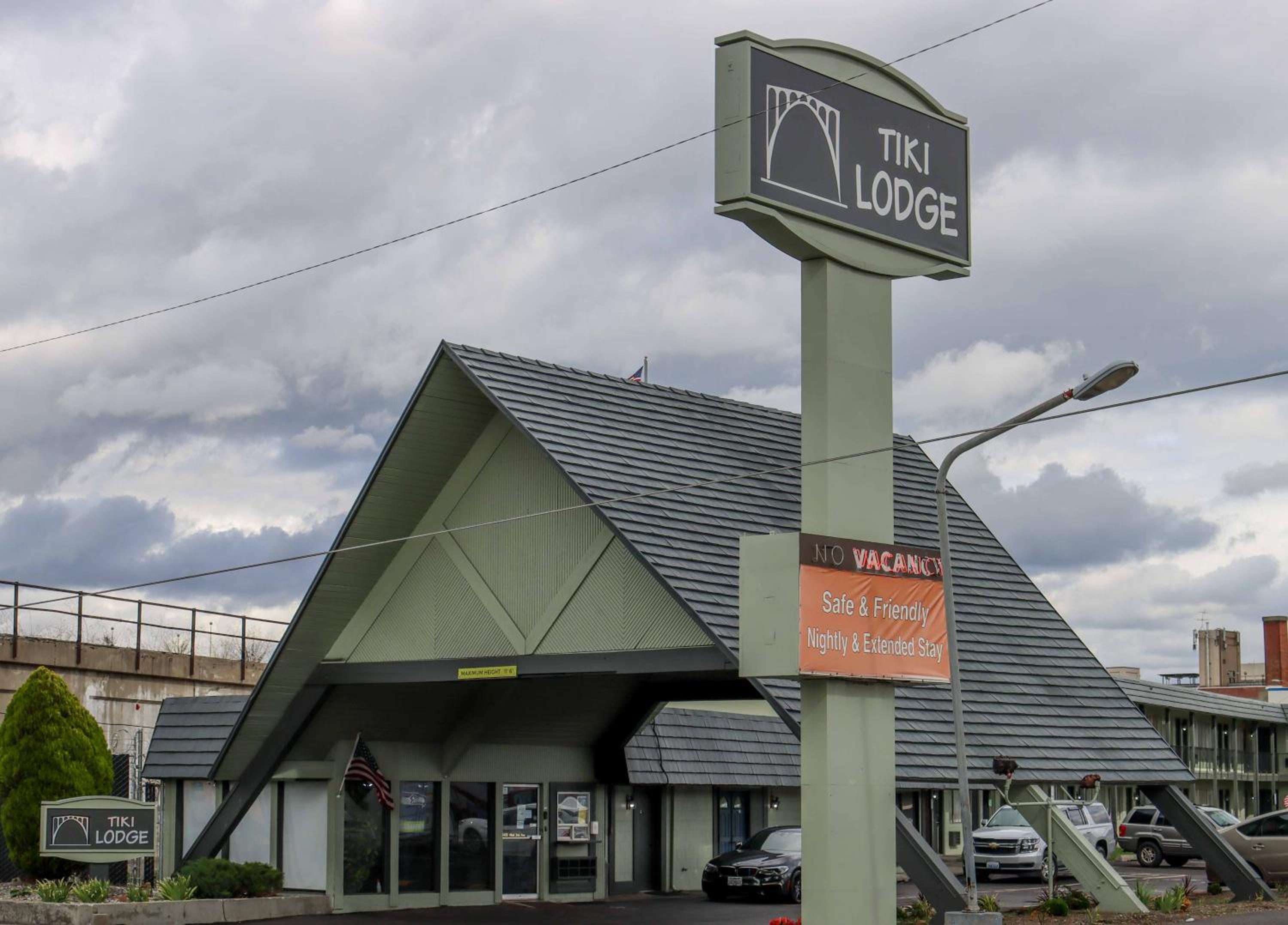 Tiki Lodge Motel