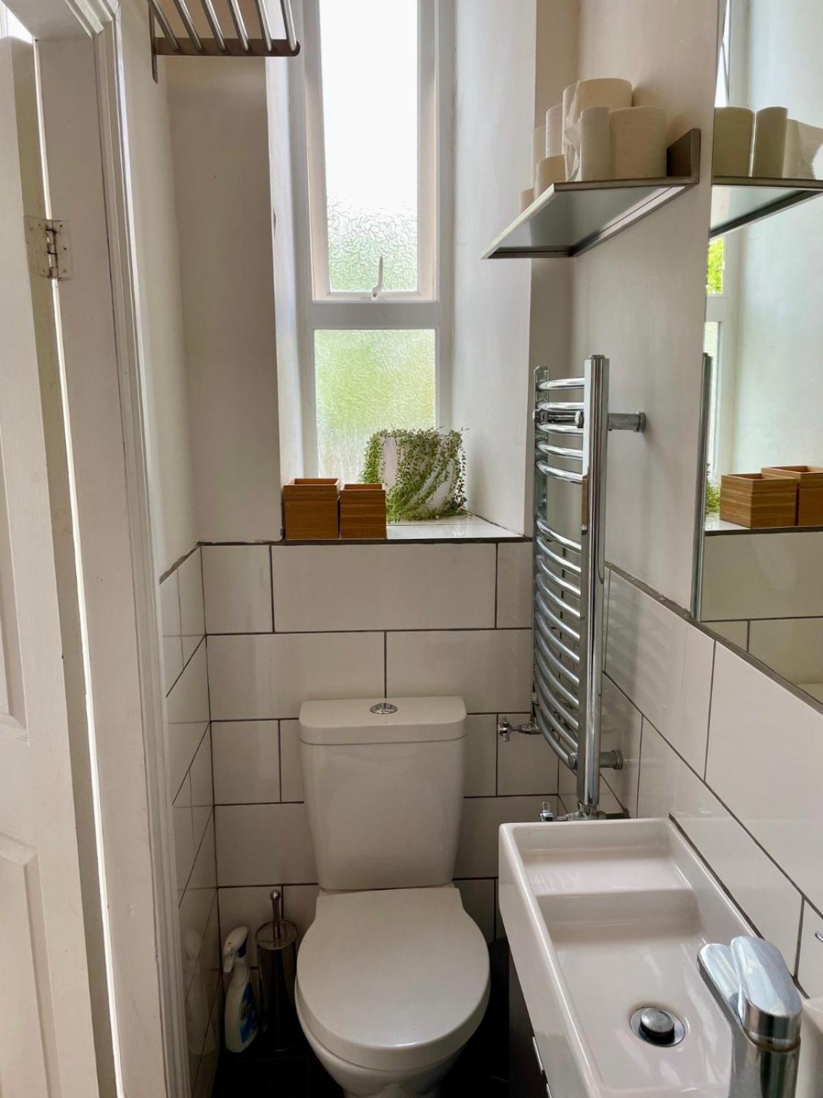 Grand & Graceful One Bed Flat in Clifton Village view 5