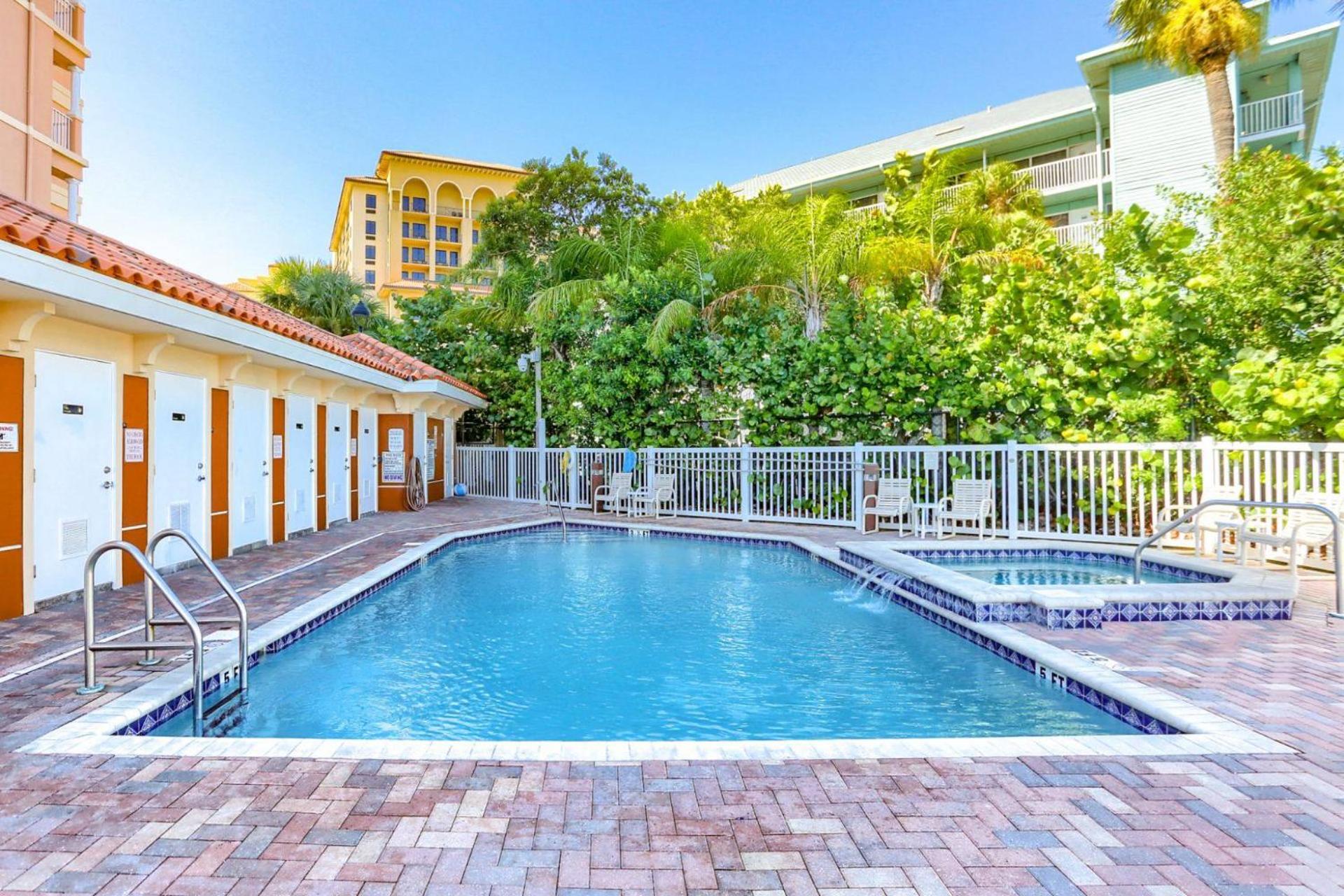506 Harborview Grande view 4