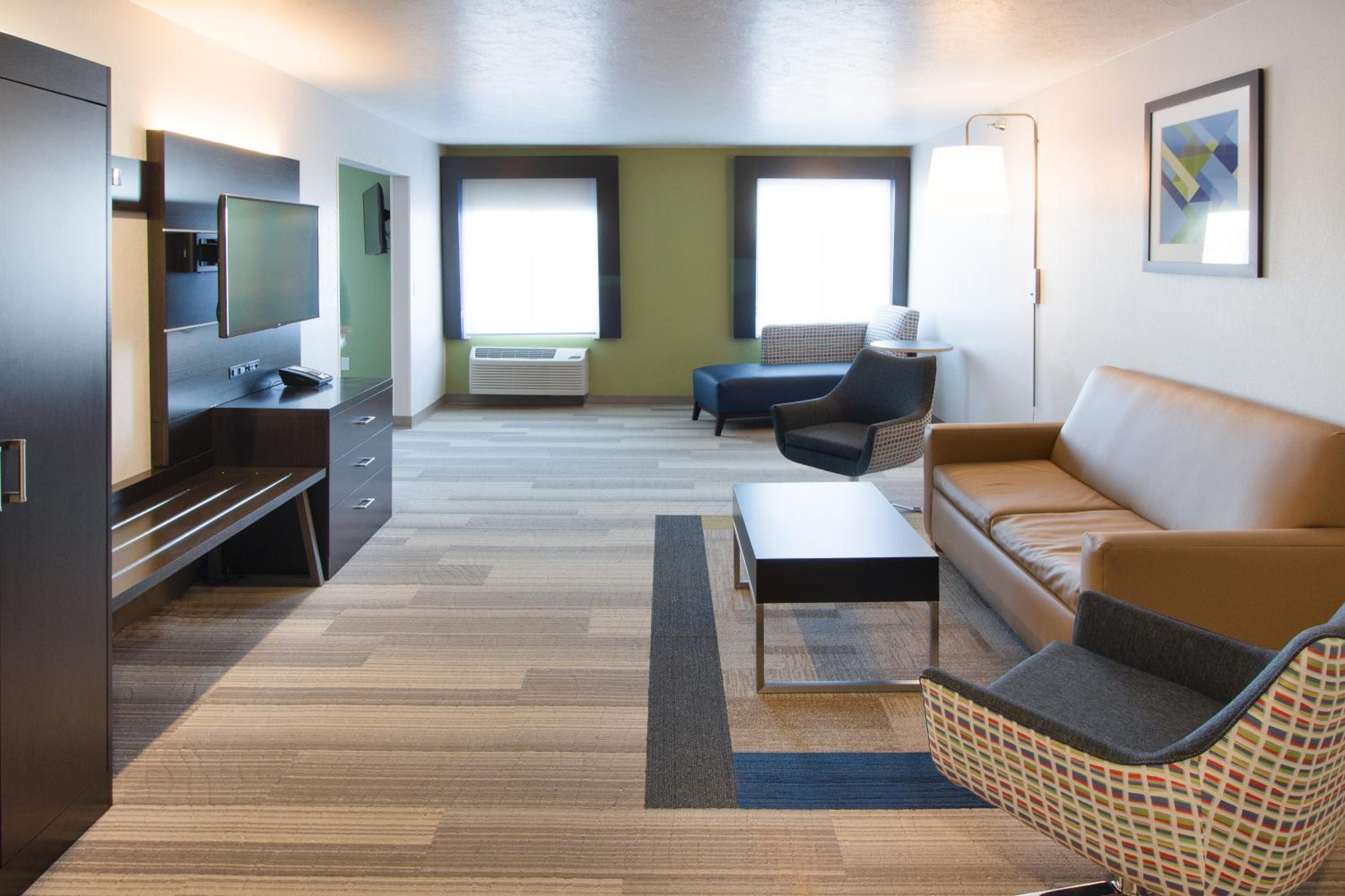 Holiday Inn Express & Suites - Worthington by IHG view 3