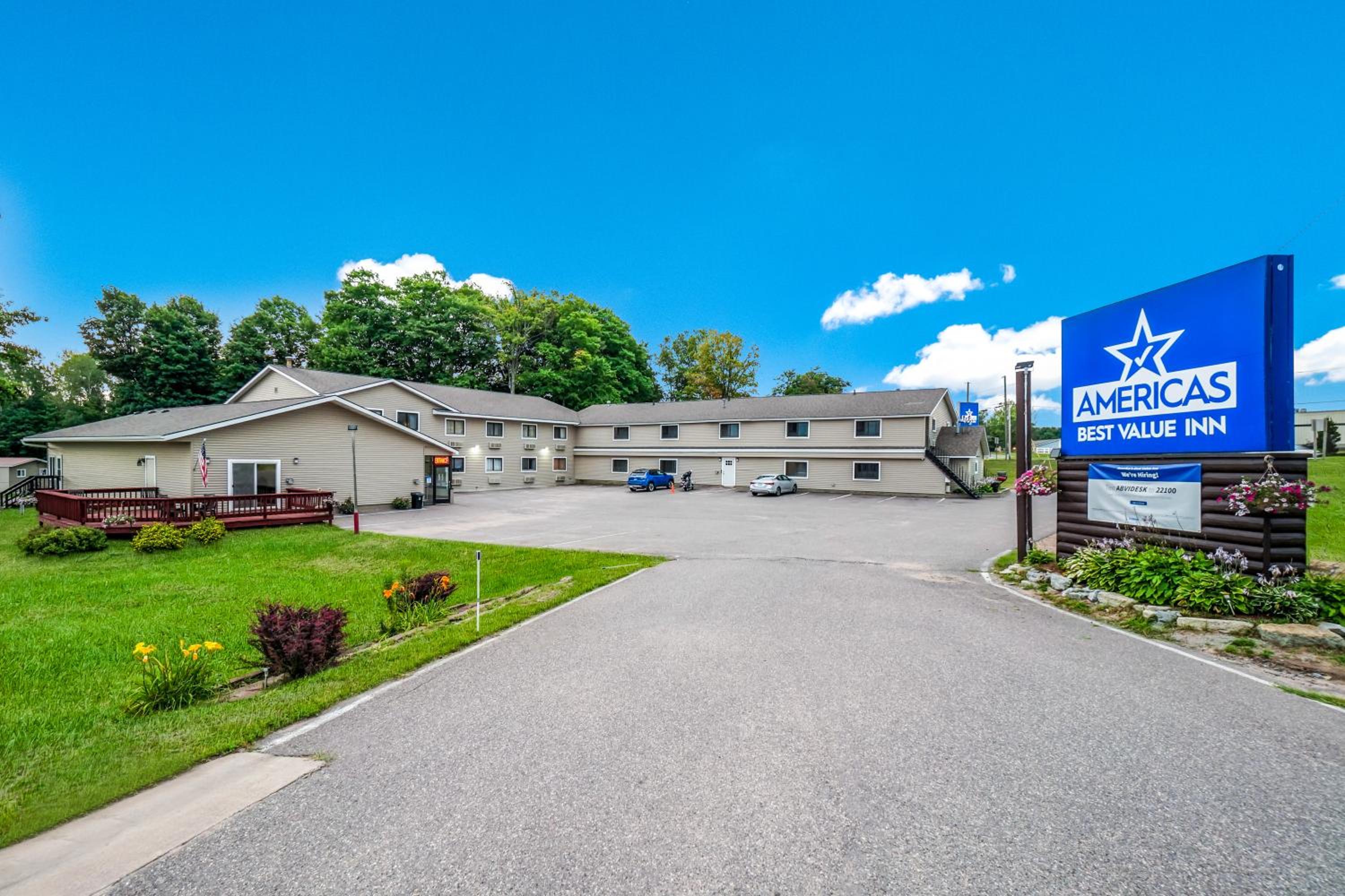 Marquette Vacations - Americas Best Value Inn Marquette - Property Image 16