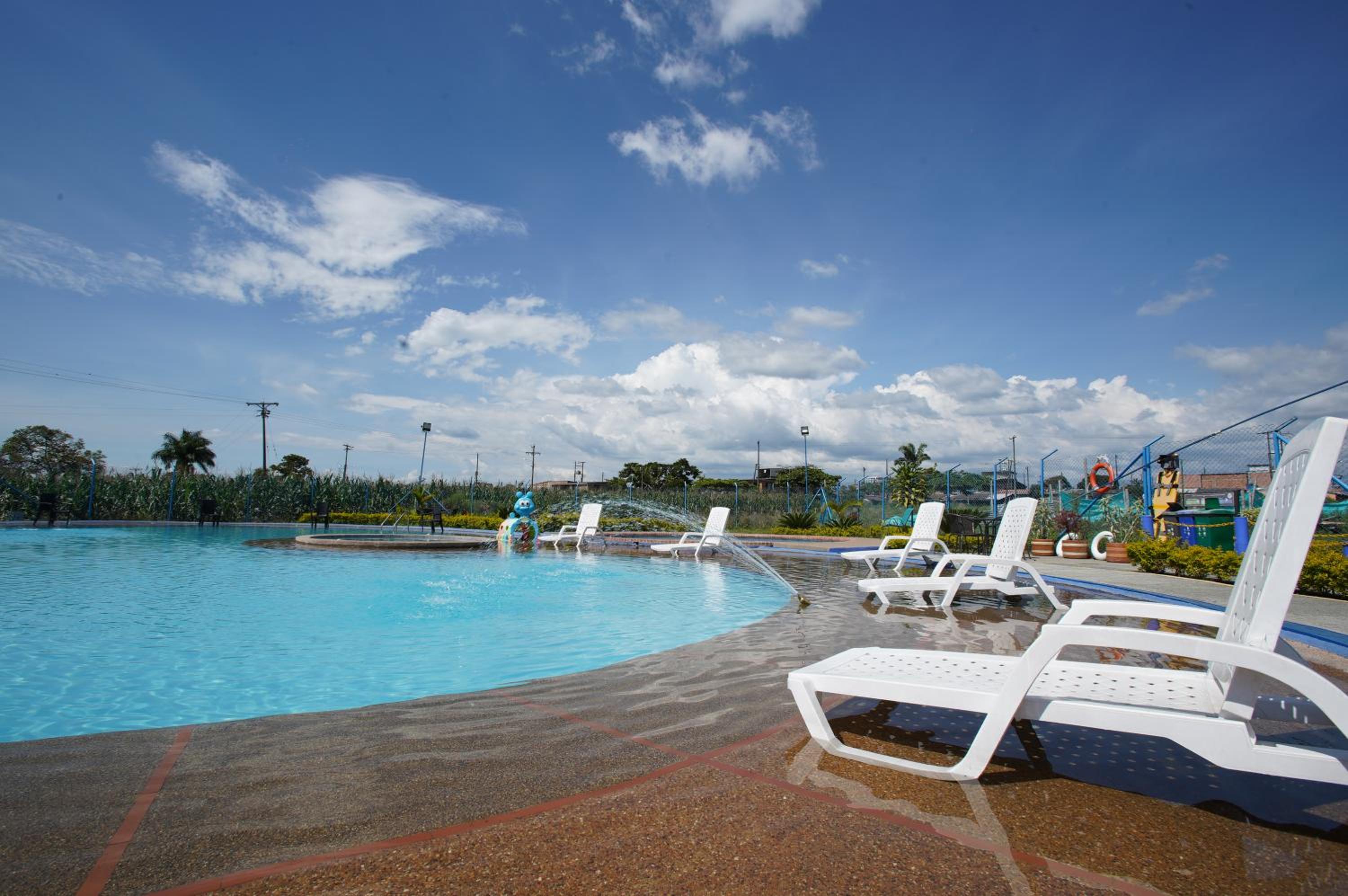 Apartahotel a 3km del parque del café view 3