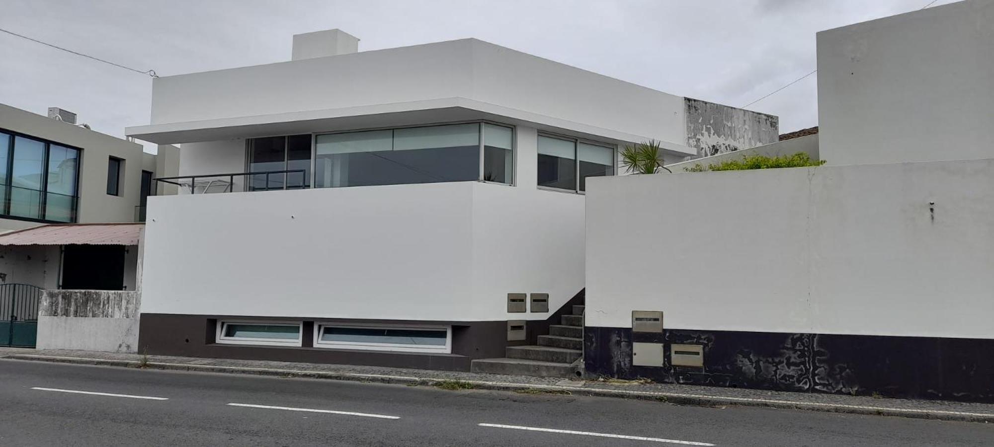 Stunning 2 double bedroom designer beach house.