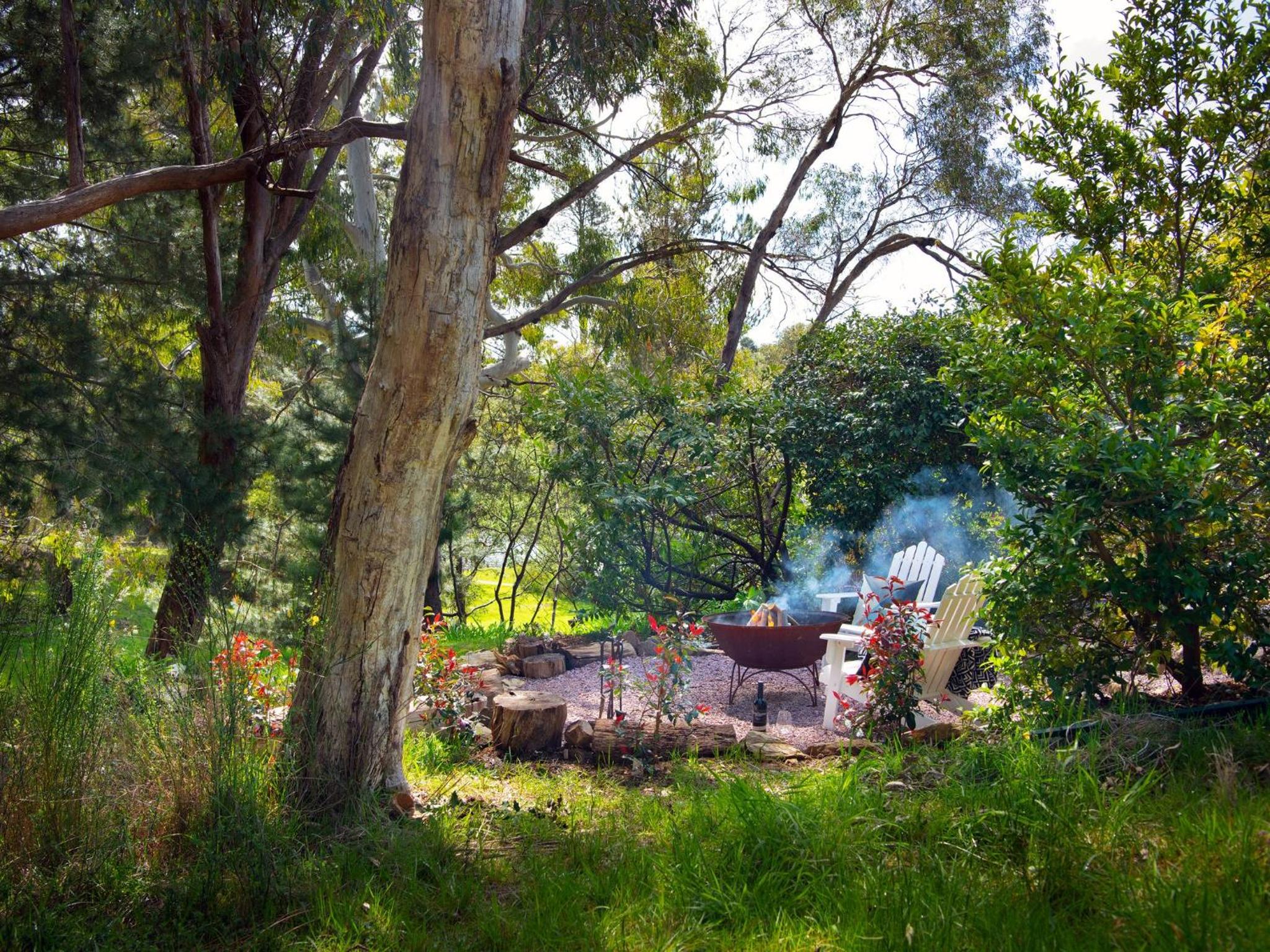 Lakewood minutes walk to Lake Daylesford