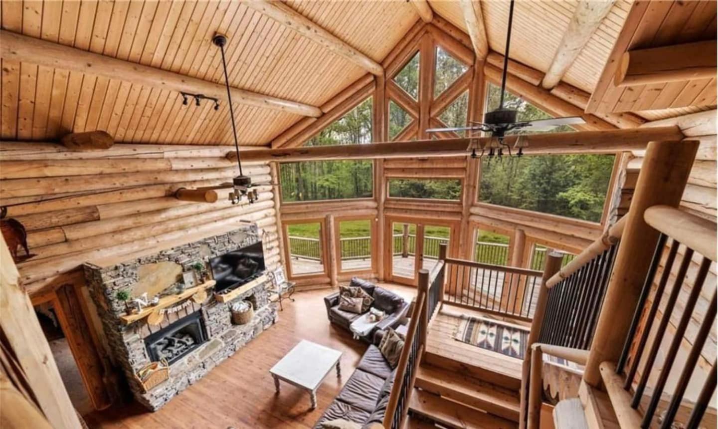 Luxury Log 7bed/6.5bath Cabin: Theater, Game Room, 7 Acres! view 5