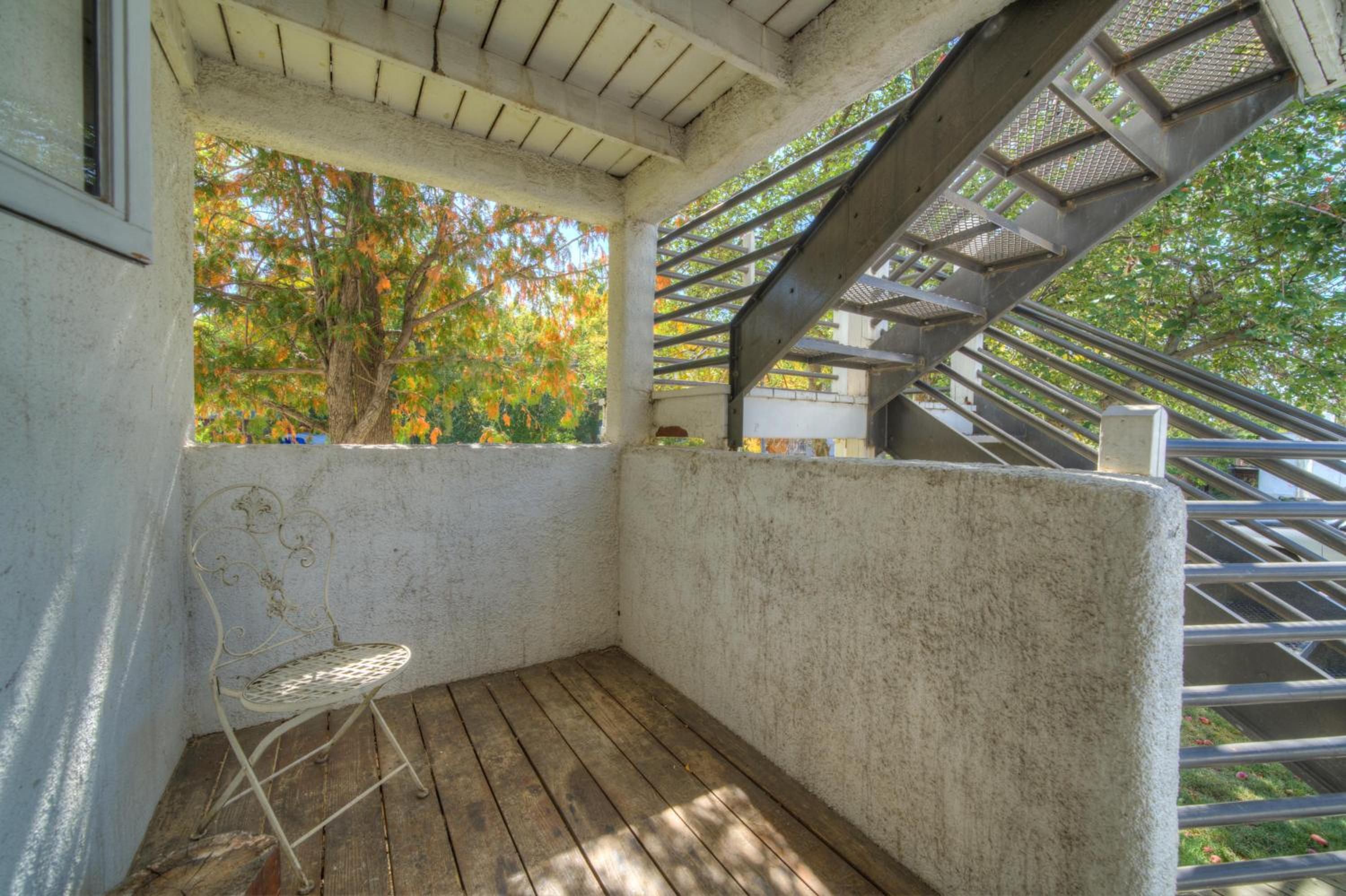 Charming and cozy downtown Bozeman 3 bedroom condo Walk to dinner and drinks view 5