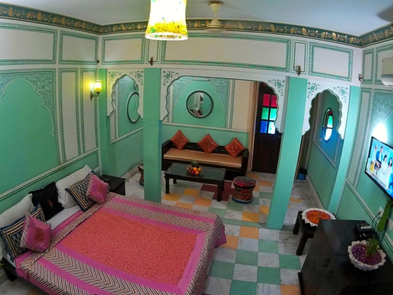 Rani Mahal Hotel