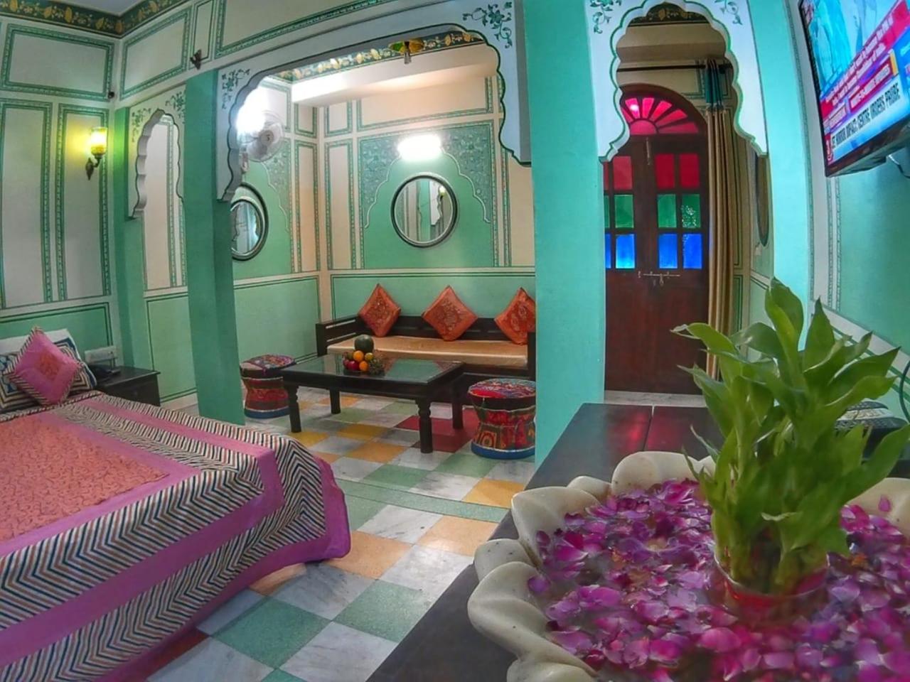 Rani Mahal Hotel