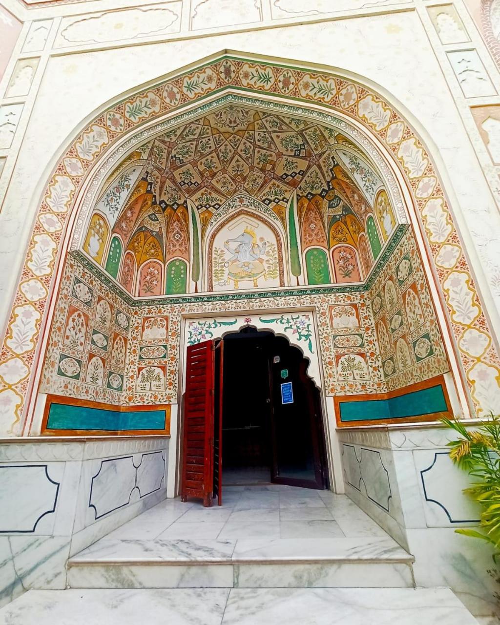 Rani Mahal Hotel