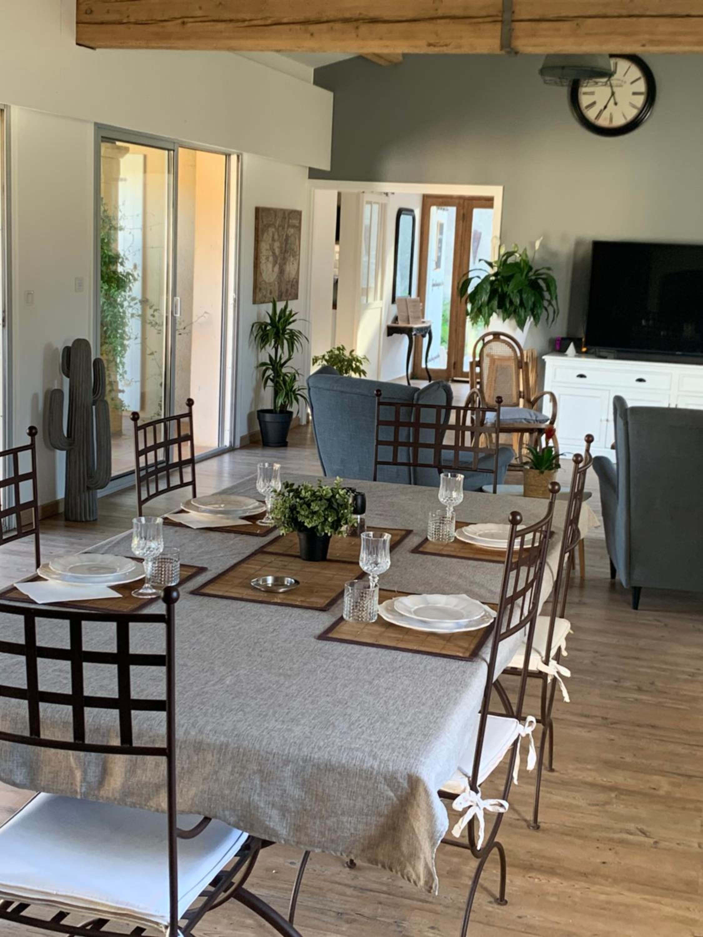 Le Patio, chambres d hôtes pour adultes en Camargue, possibilité de naturisme à la piscine,, photo 13