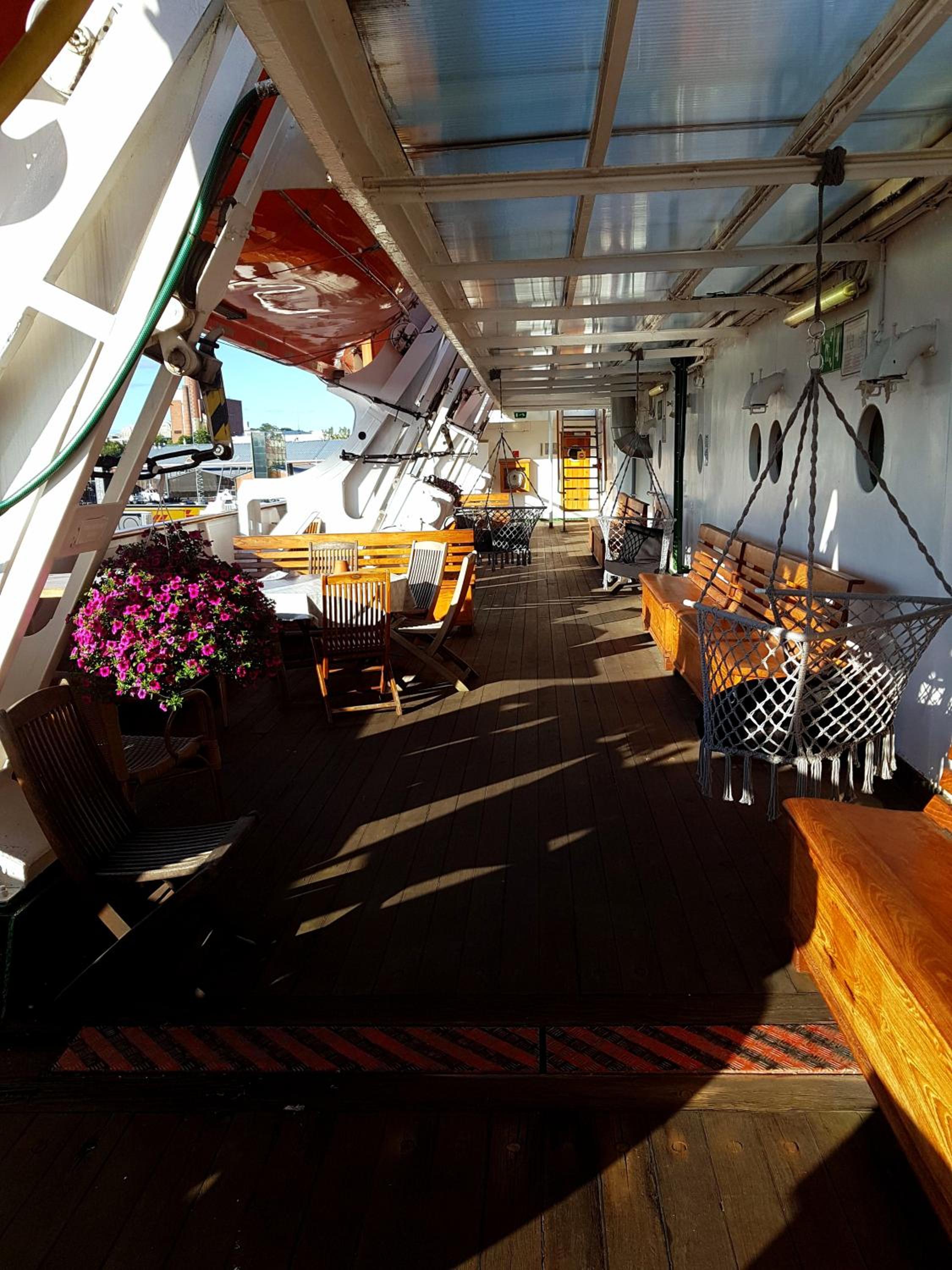 Laivahostel S/S Bore