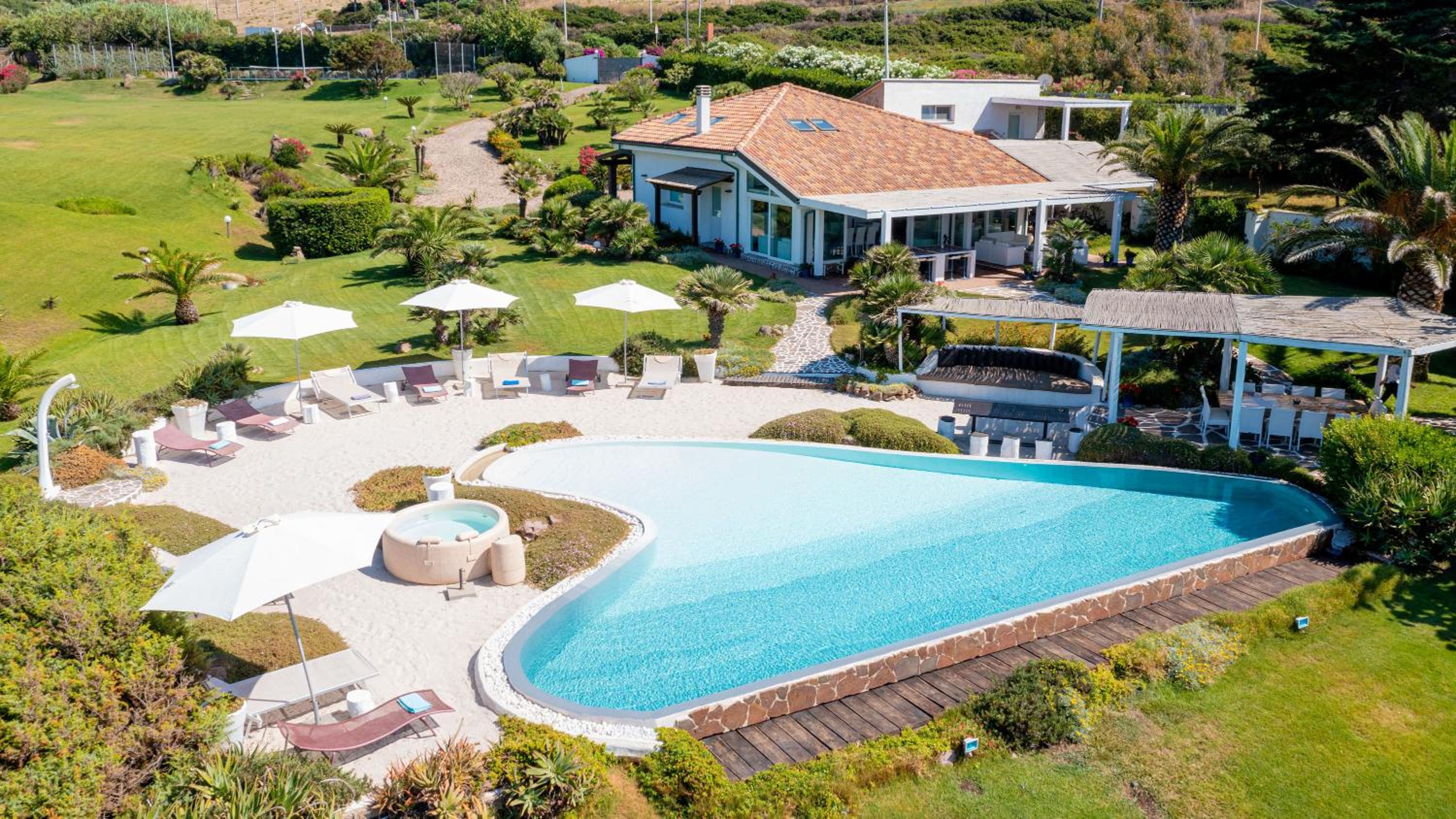 Villa Ambra 10, Emma Villas view 2