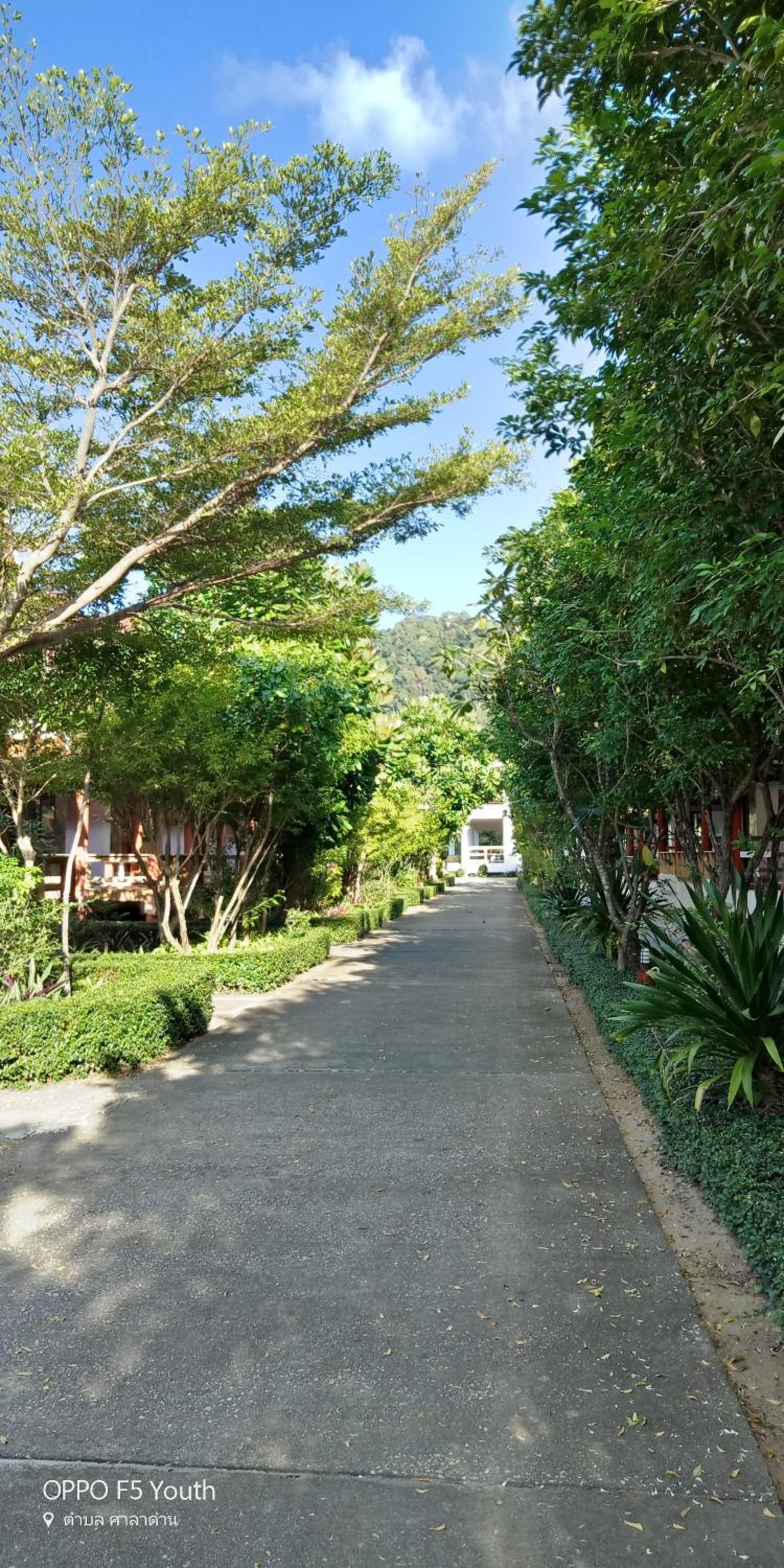 D.R. Lanta Bay Resort
