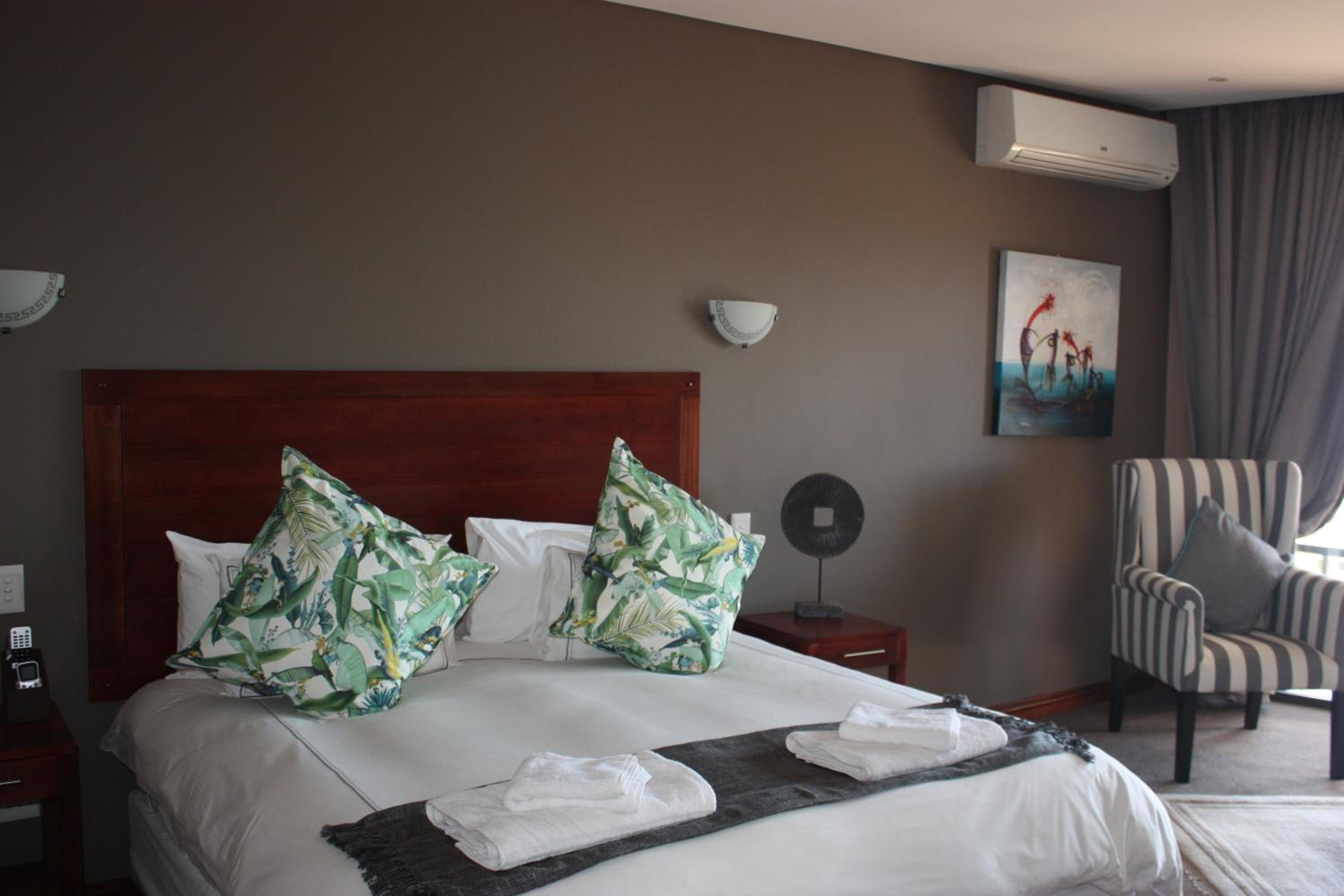 Over The Moon Guesthouse
