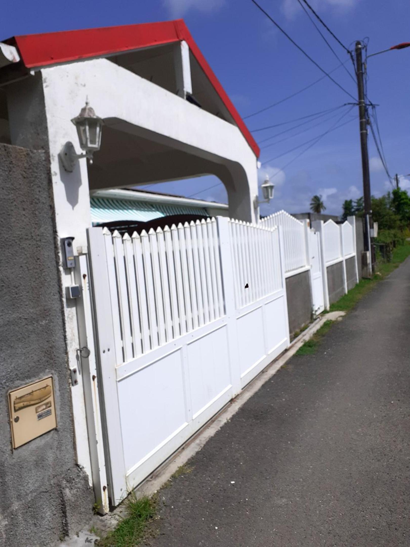 Maison charmante avec piscine a Morne A l'Eau