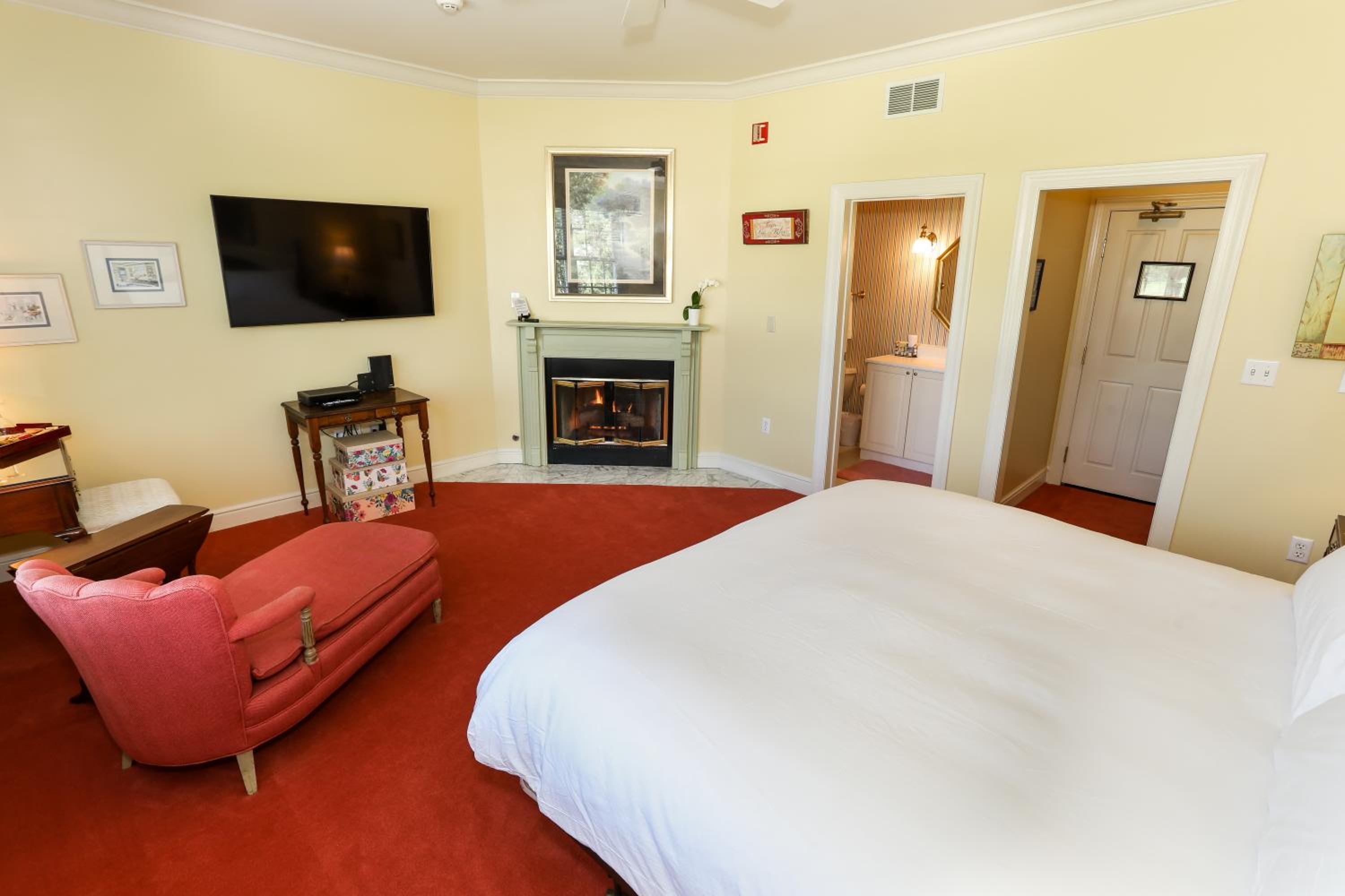 Oakmont Inn view 4