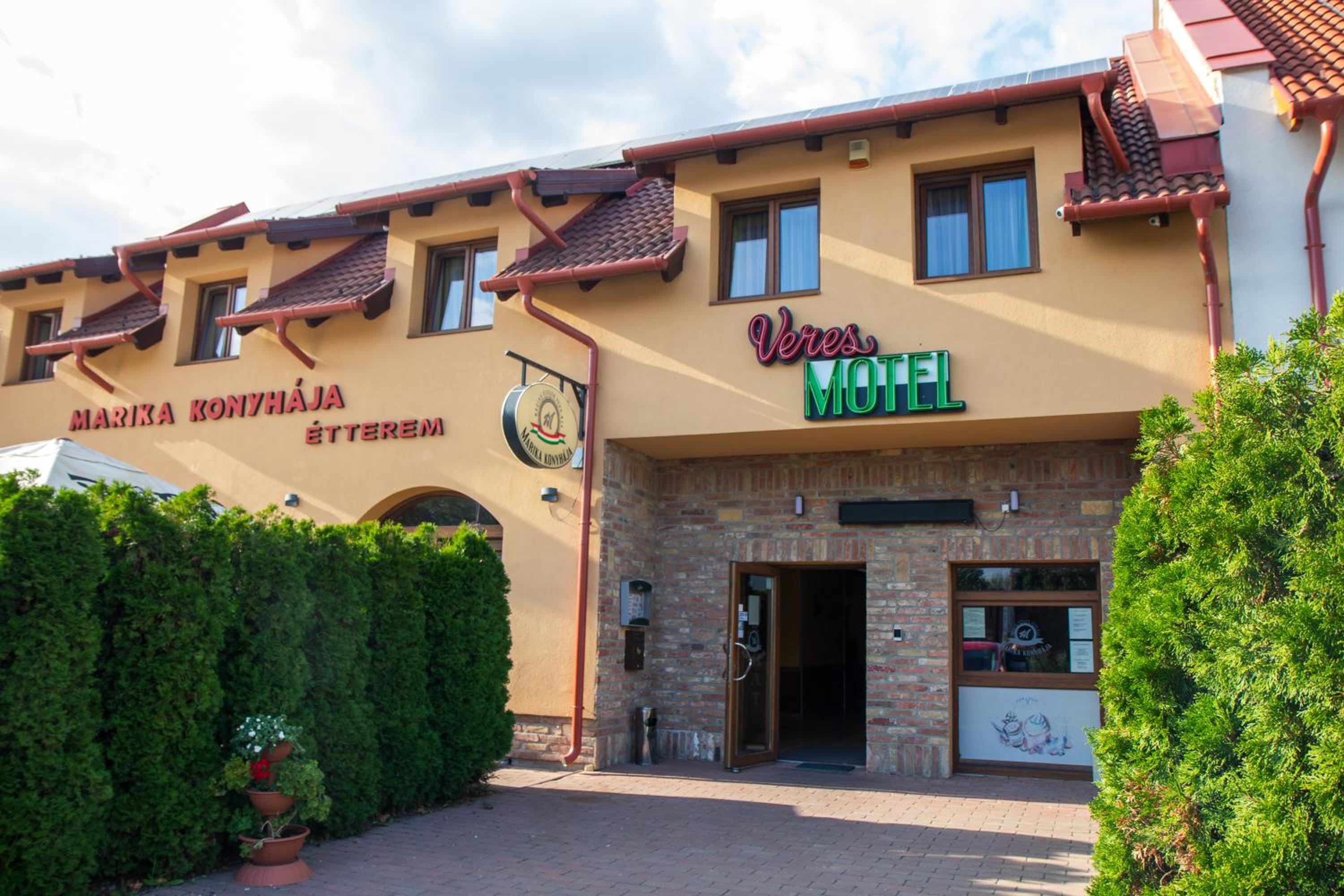 Hotel Veres Motel - Image 1