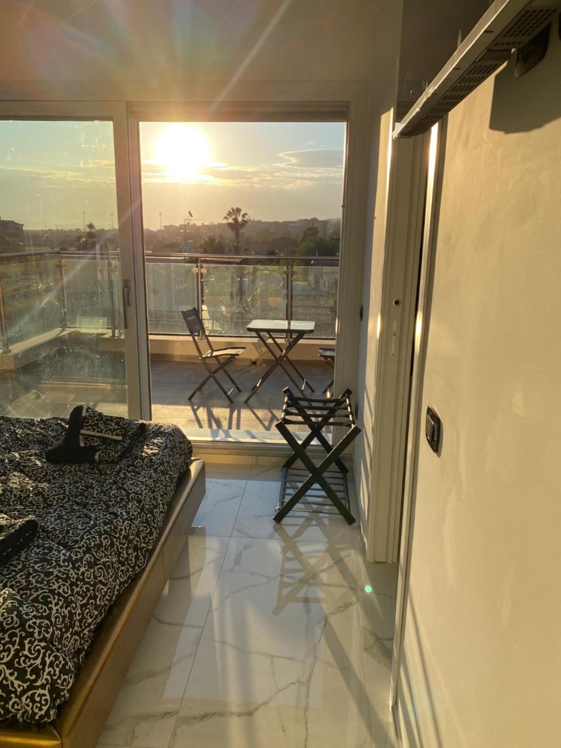 EXCLUSIVE LUXURY POETTO view 3