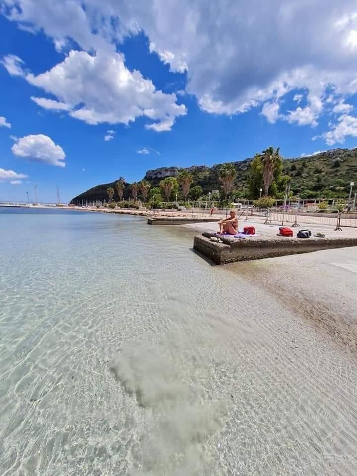 EXCLUSIVE LUXURY POETTO view 4